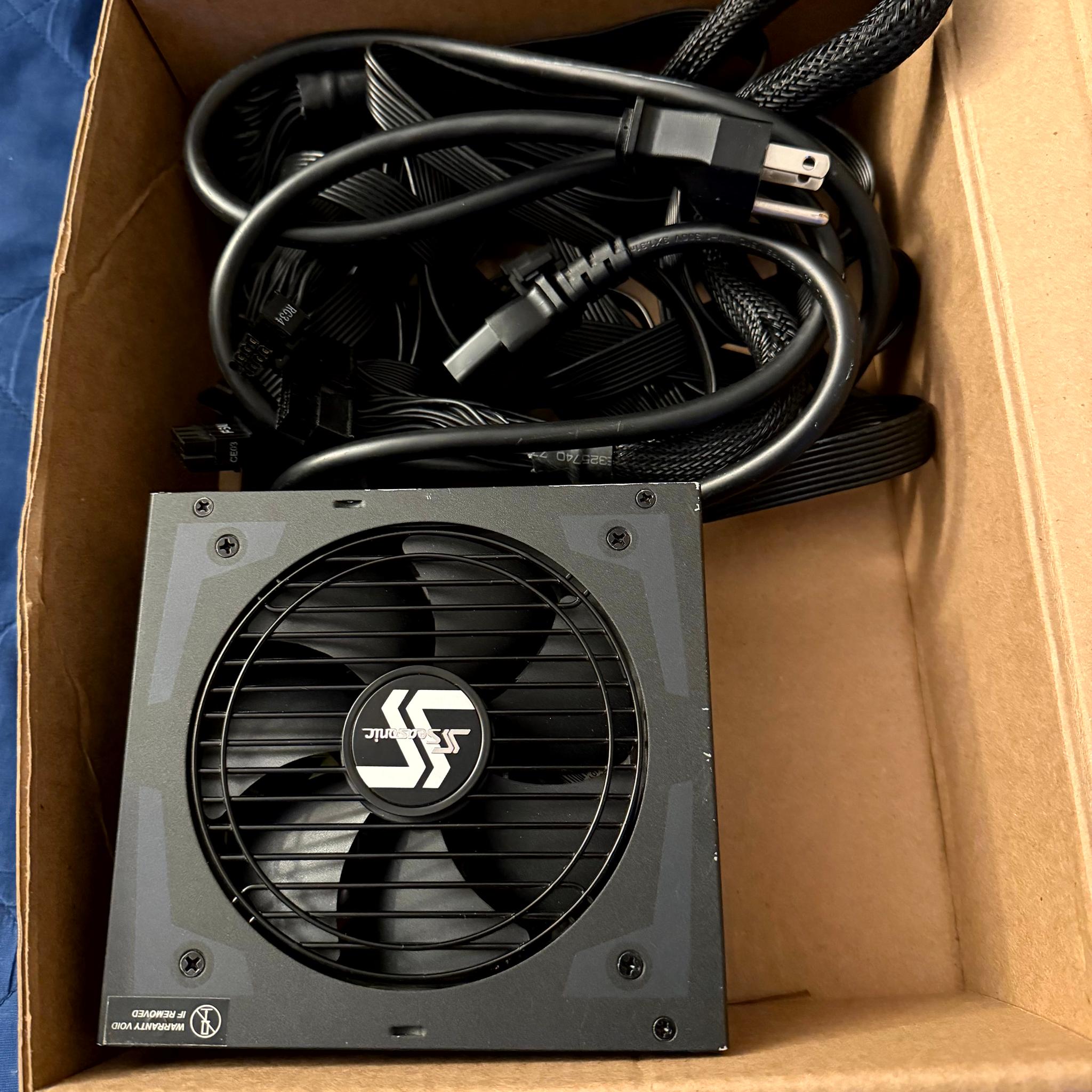 SeaSonic FOCUS Plus Platinum 850 W 80+ Platinum Certified Fully Modular ATX Power Supply