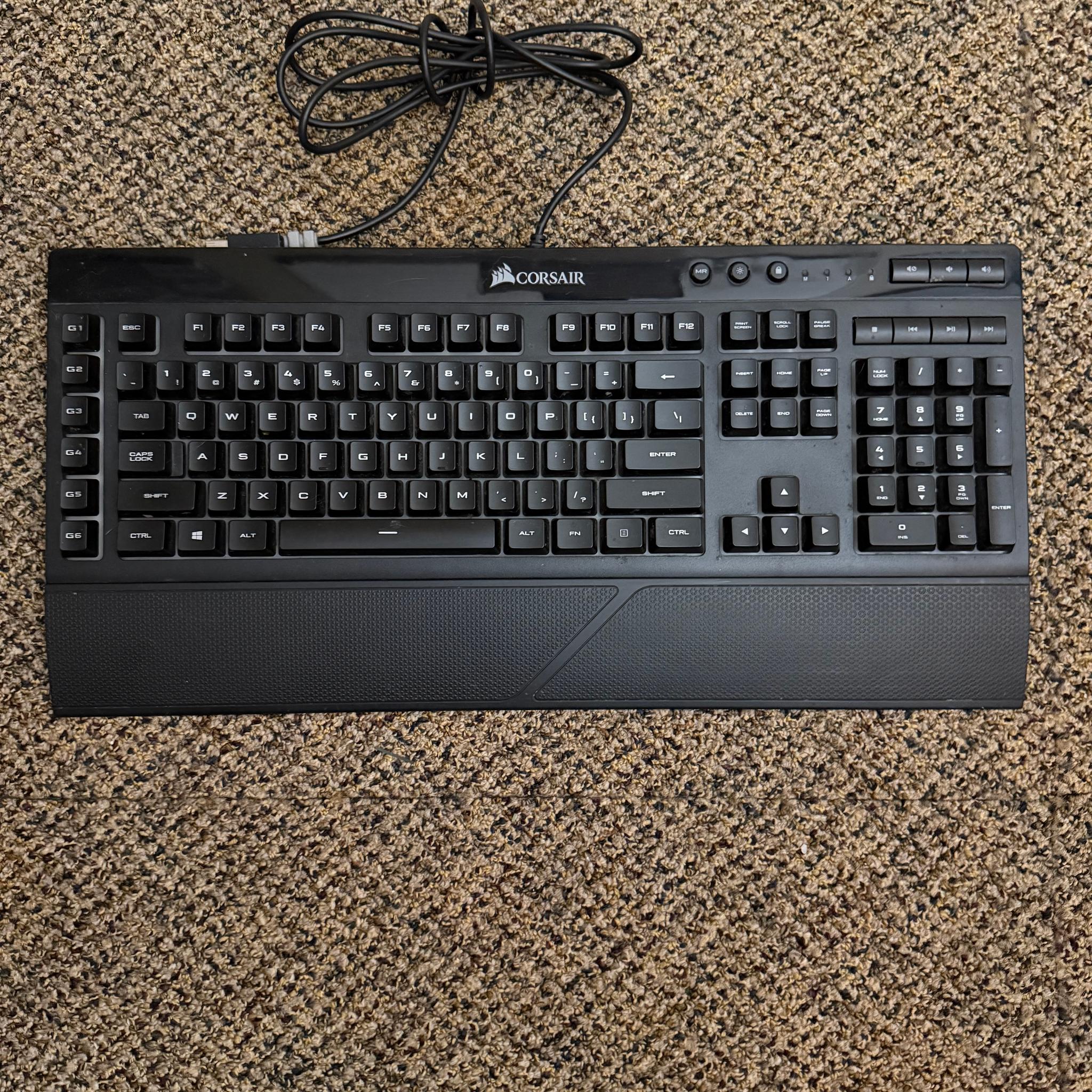 CORSAIR K55 RGB Keyboard and Corsair Harpoon Mouse Bundle
