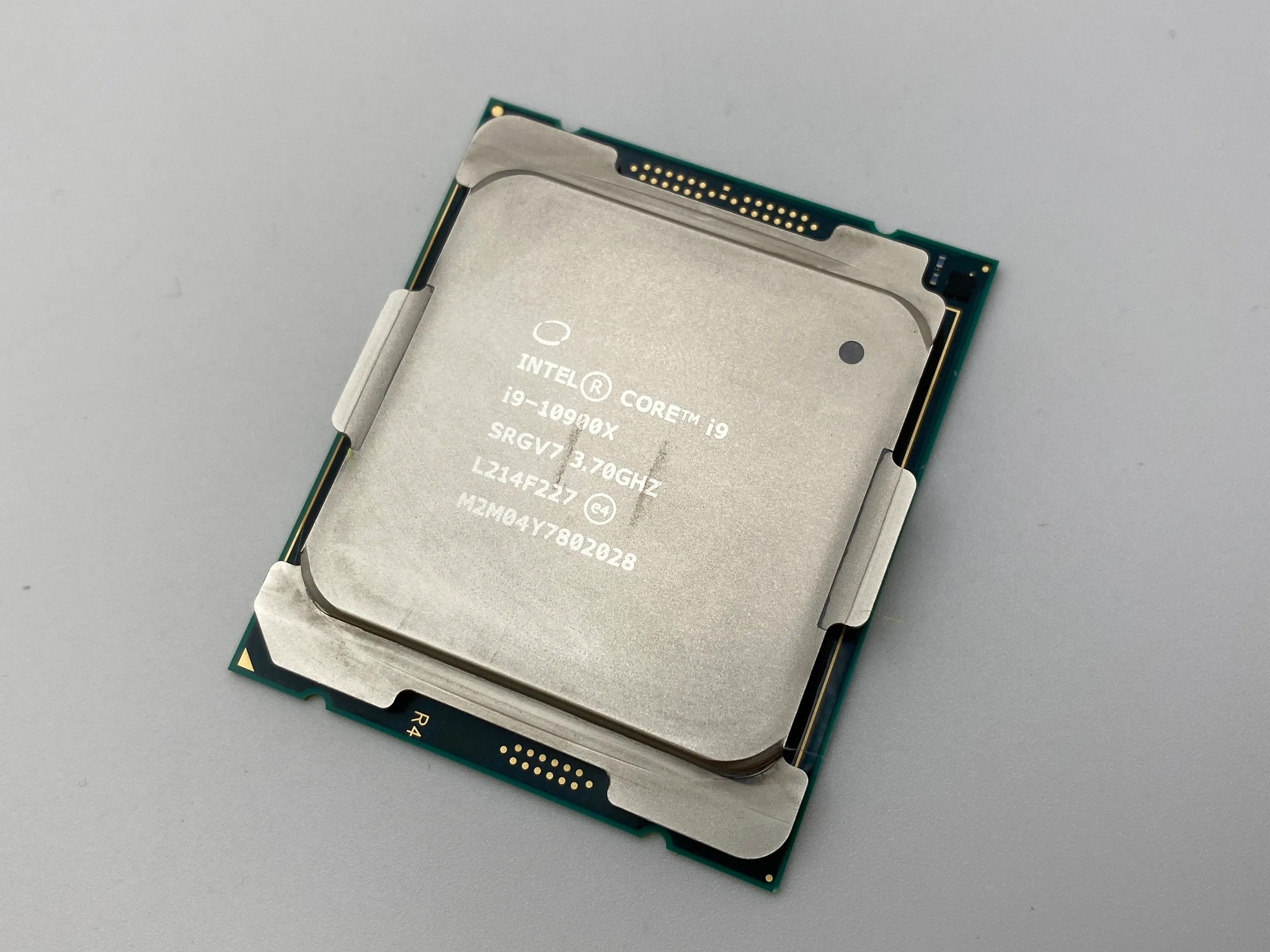 Intel Core i9-10900X X-Series Processor, 3.7 GHz, 10-Core.