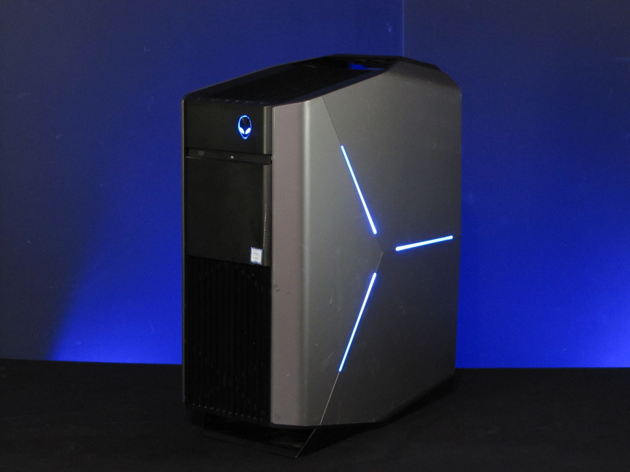 Alienware Aurora R5 desktop, i7-6700K, GTX 1080 8gb, 24GB DDR4, 500GB SSD