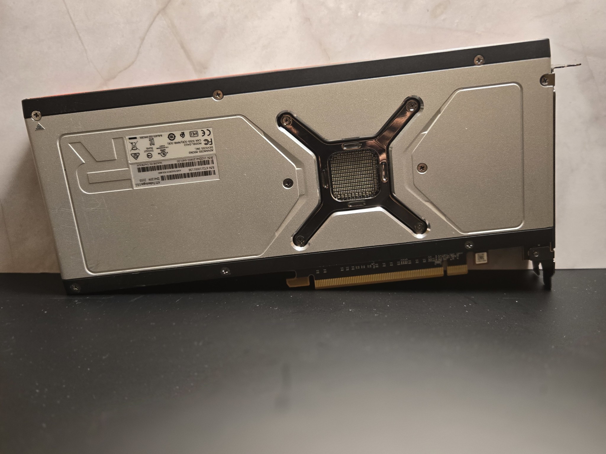 AMD "MBA" / Reference RX 6800 16GB
