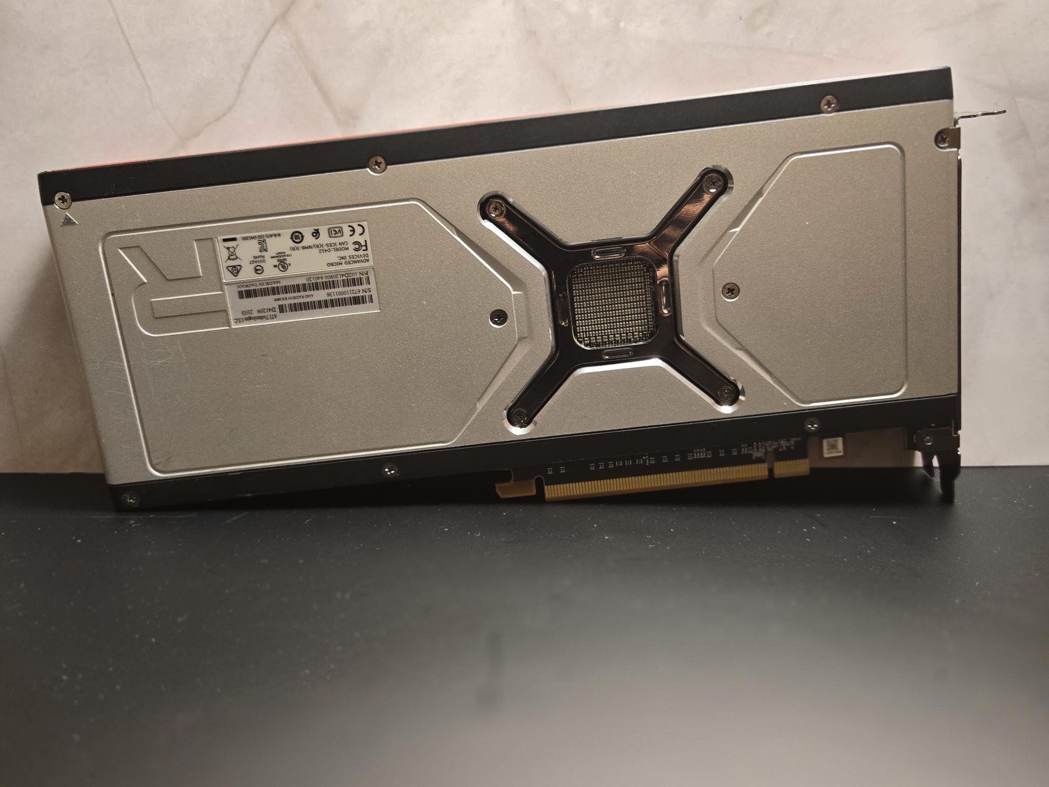 AMD "MBA" / Reference RX 6800 16GB
