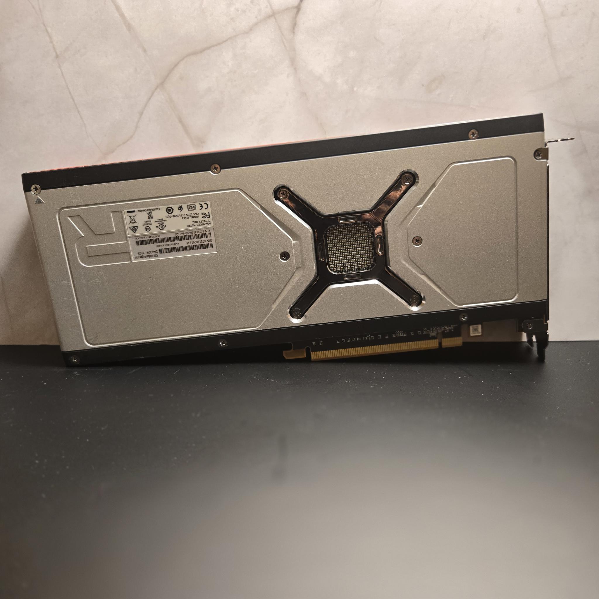 AMD "MBA" / Reference RX 6800 16GB