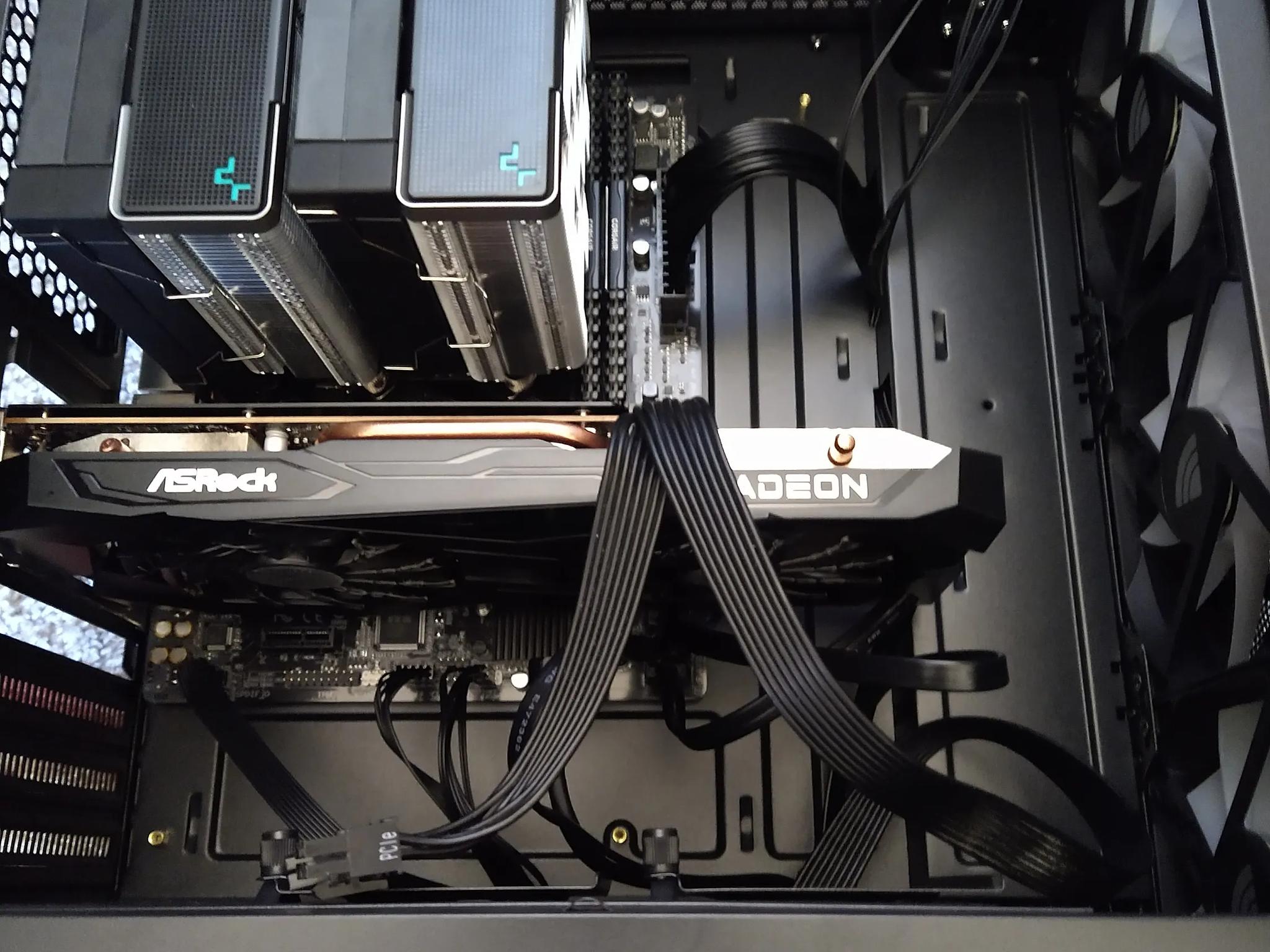 Desktop Gaming PC (RX 6650 XT + Ryzen 7 5800X) - 32GB Ram - 1399 GB SSD - Windows 10