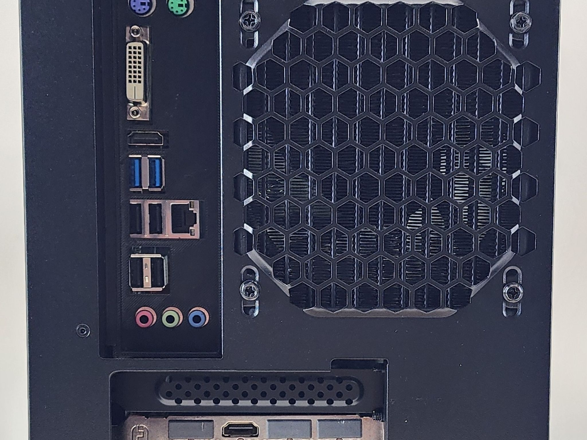 Gaming PC i7-7700 16GB RAM 1TB SSD RX 5700 XT 8GB Windows 11 Computer