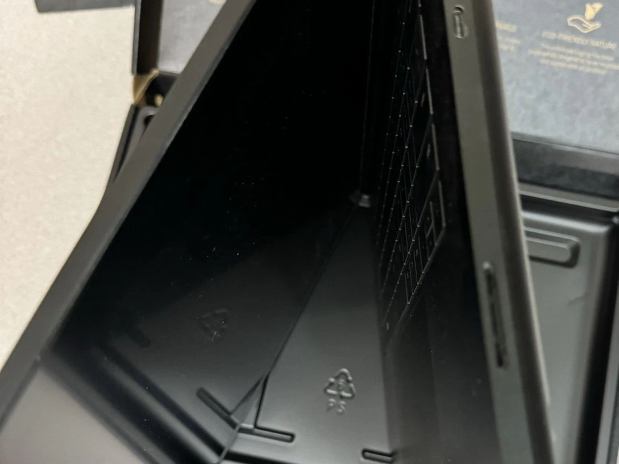 Razer Blade 16 RTX 4080 i9 13th gen