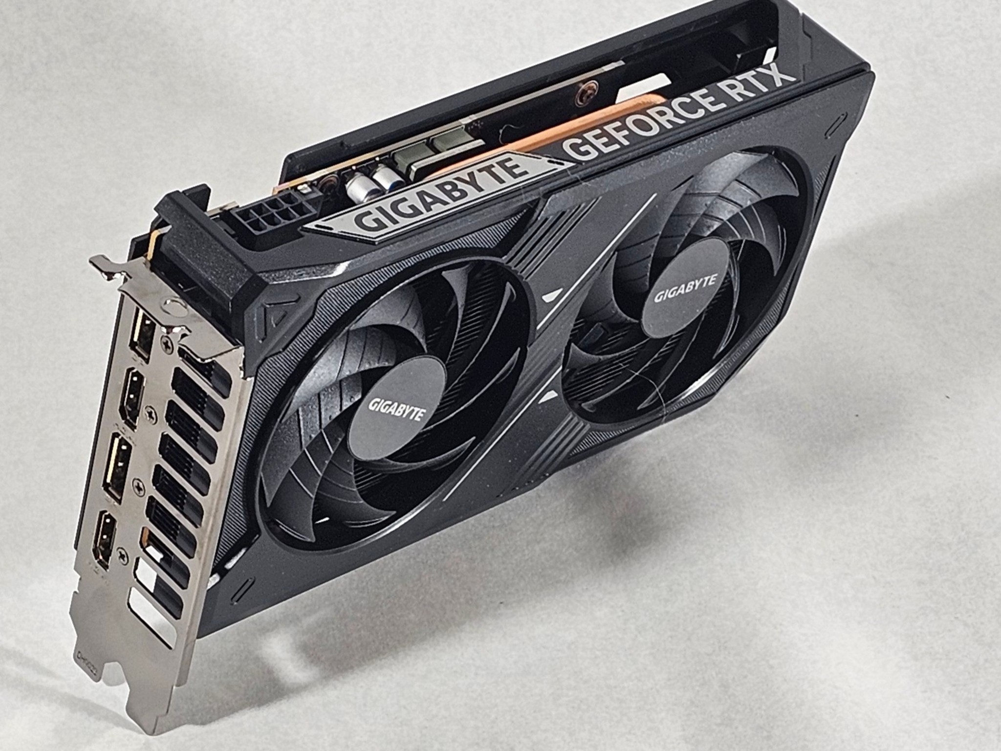 RTX 5050 Gigabyte 8GB