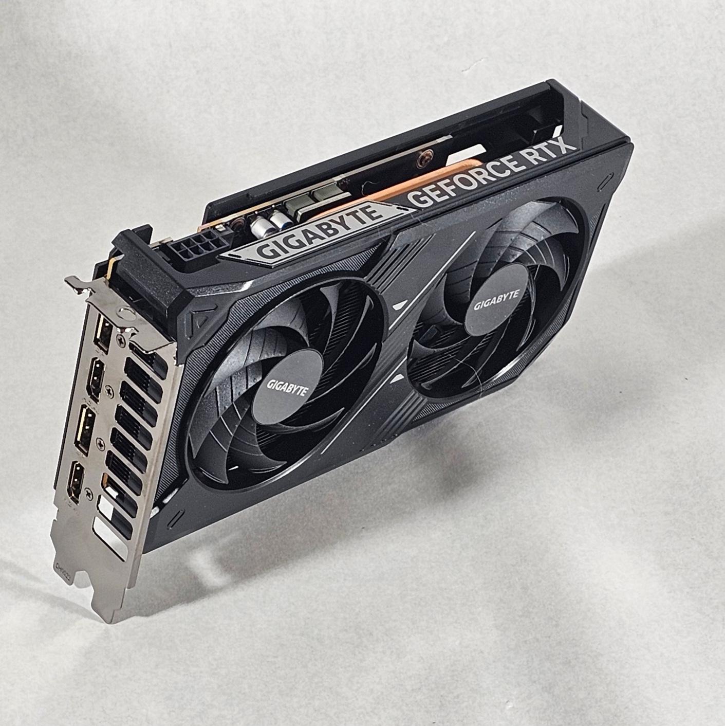 GIGABYTE WINDFORCE OC GeForce RTX 3050 8GB - Image 3