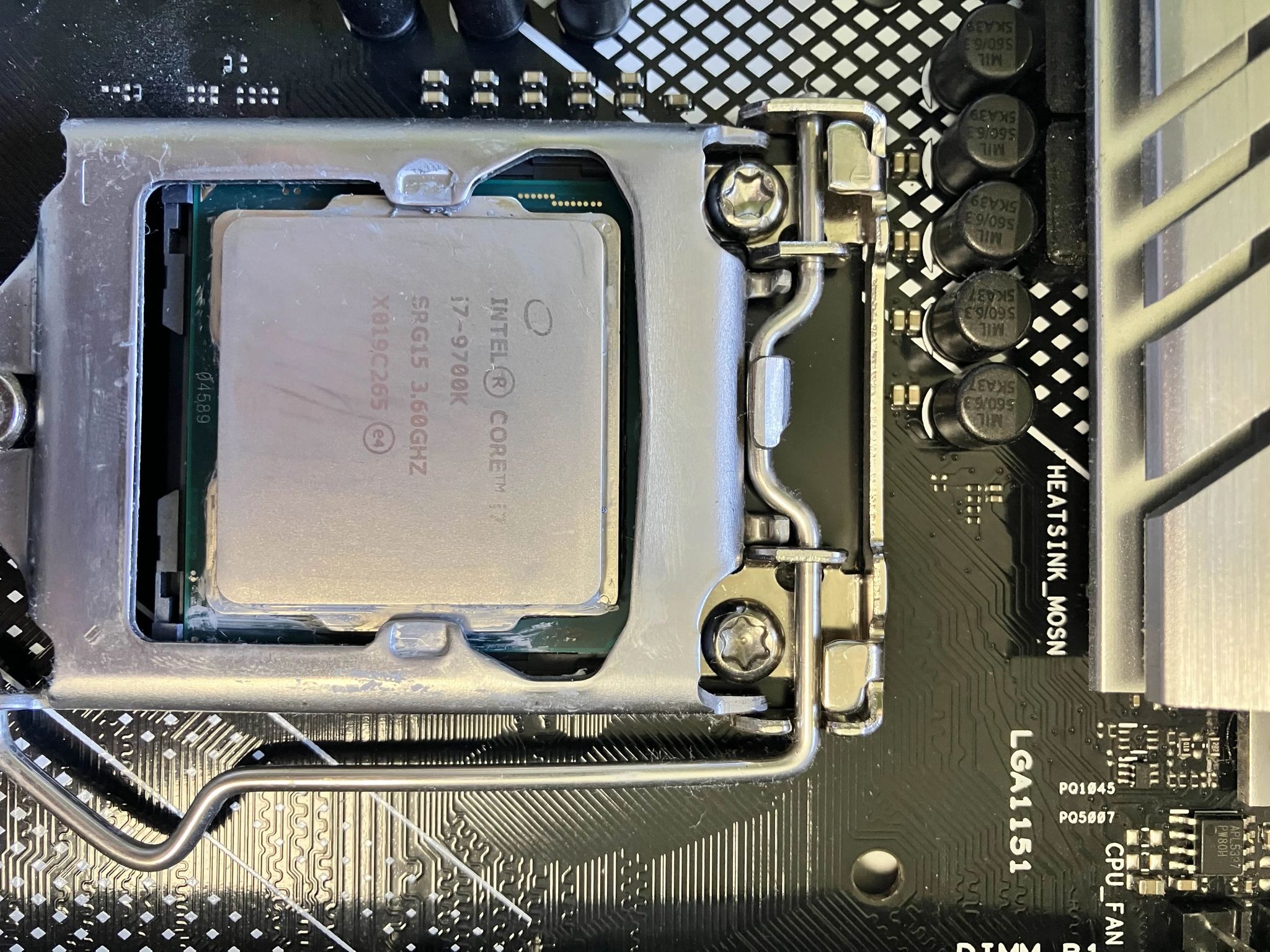 Core i7 9700k + Asus Prime Z390-A + 48gb ddr4 3200M/T RAM