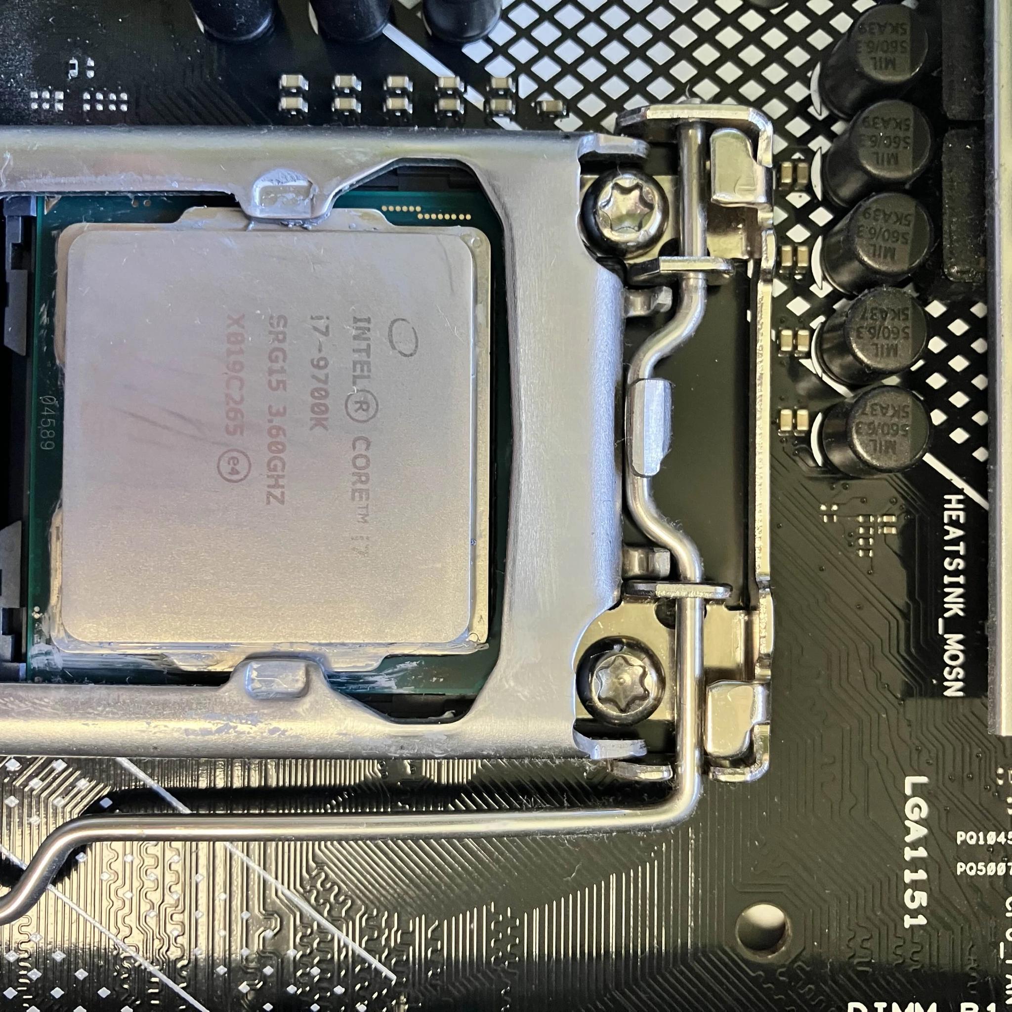 Core i7 9700k + Asus Prime Z390-A + 48gb ddr4 3200M/T RAM