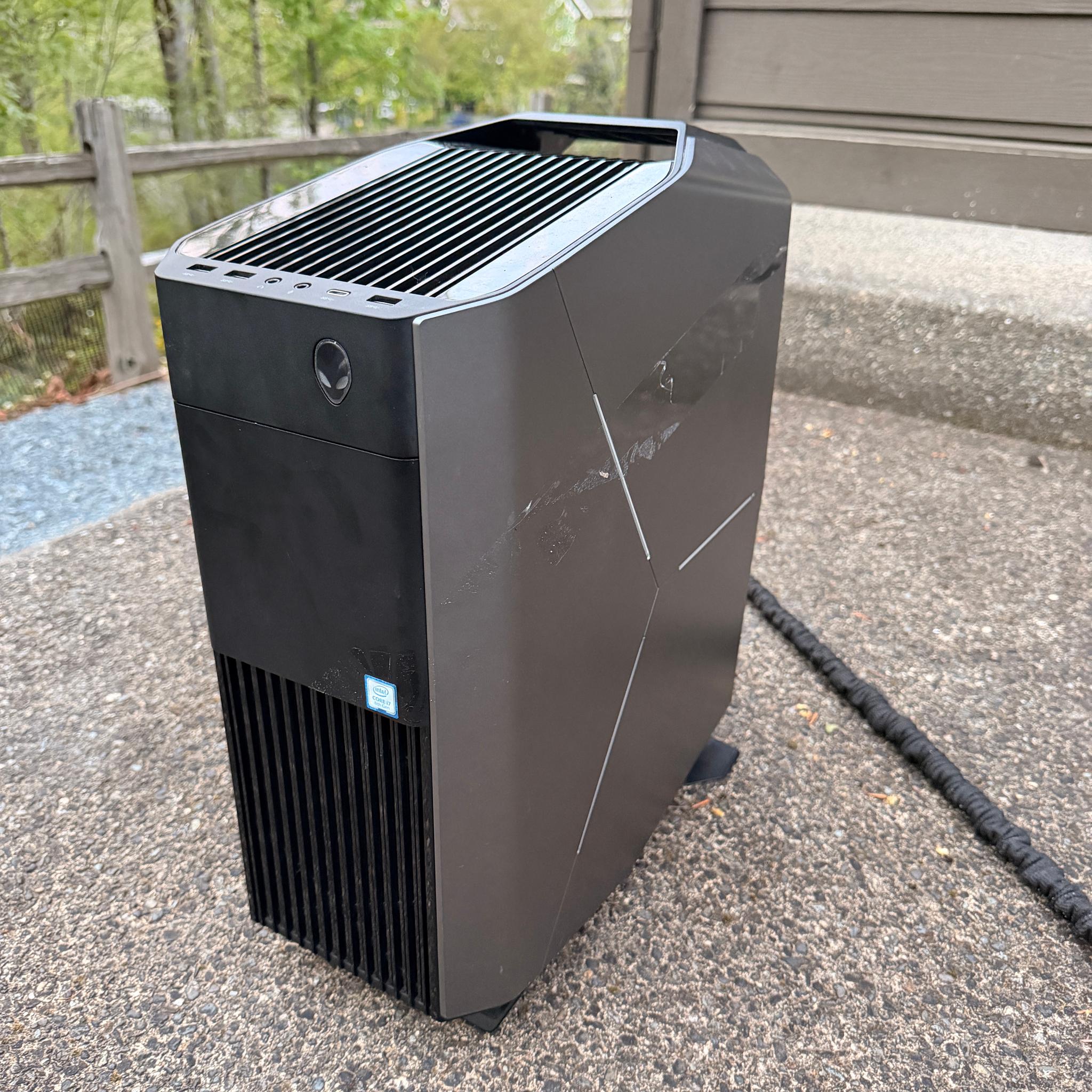 Gaming PC – GTX 1080 / i7-8700K / 16GB RAM / 3TB Storage | Fortnite, Warzone, GTA V |