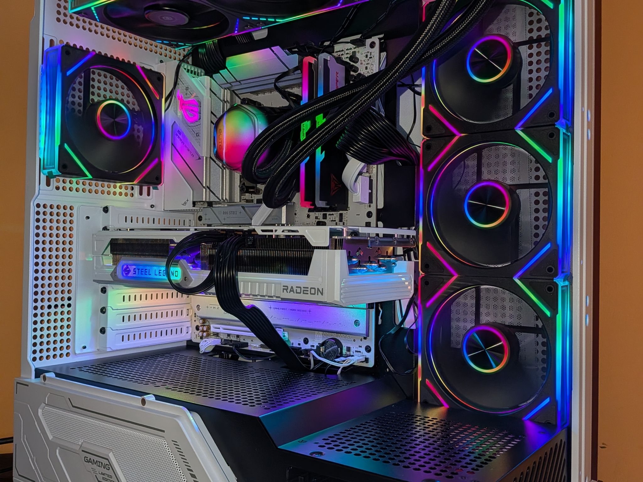 RX 9070 XT | 4 TB | Ryzen 7 8700f | 32GB | 1000W | Jawa