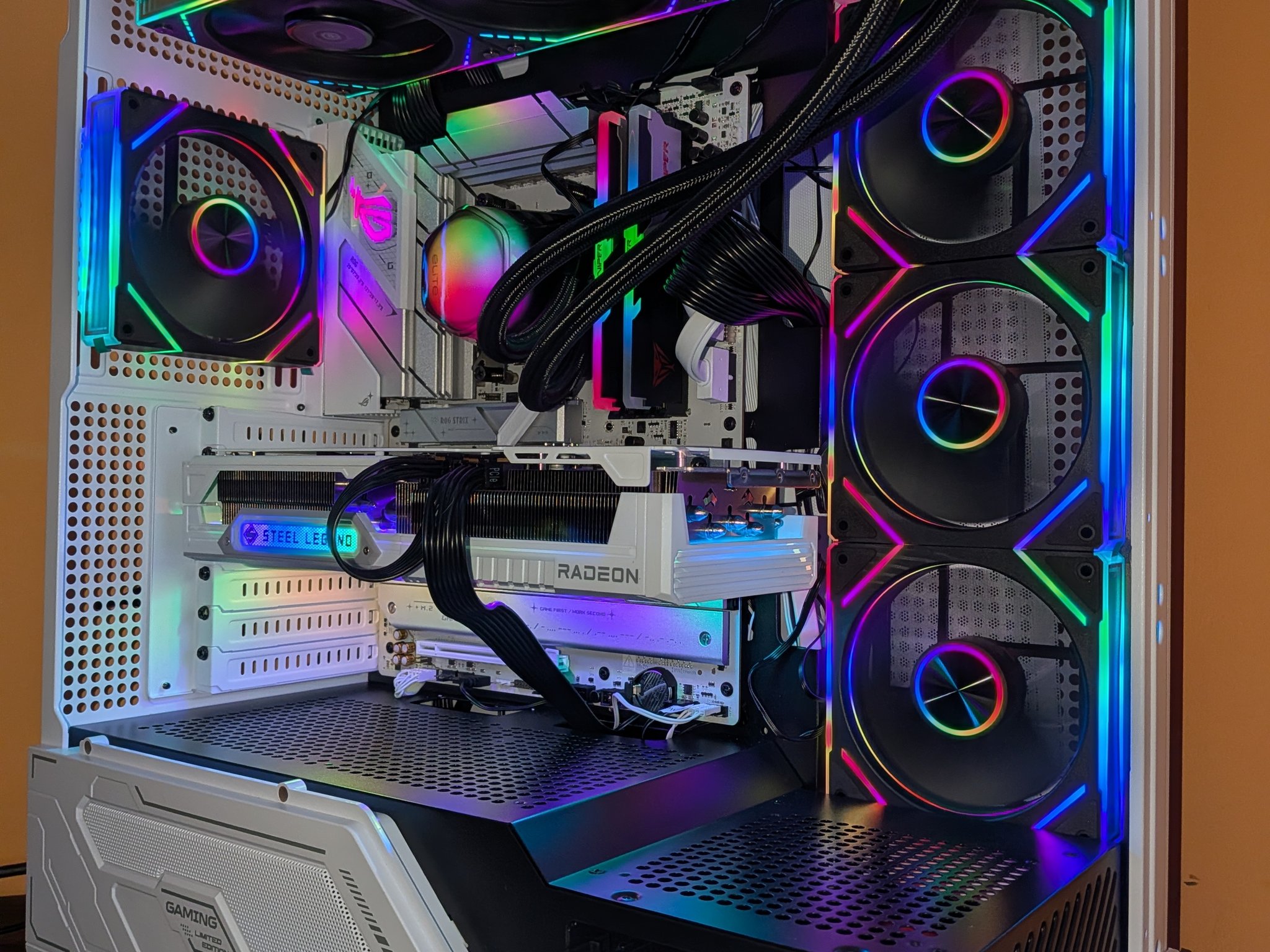 8700F | RX 9070 XT | 32GB | 4 TB | 1000W