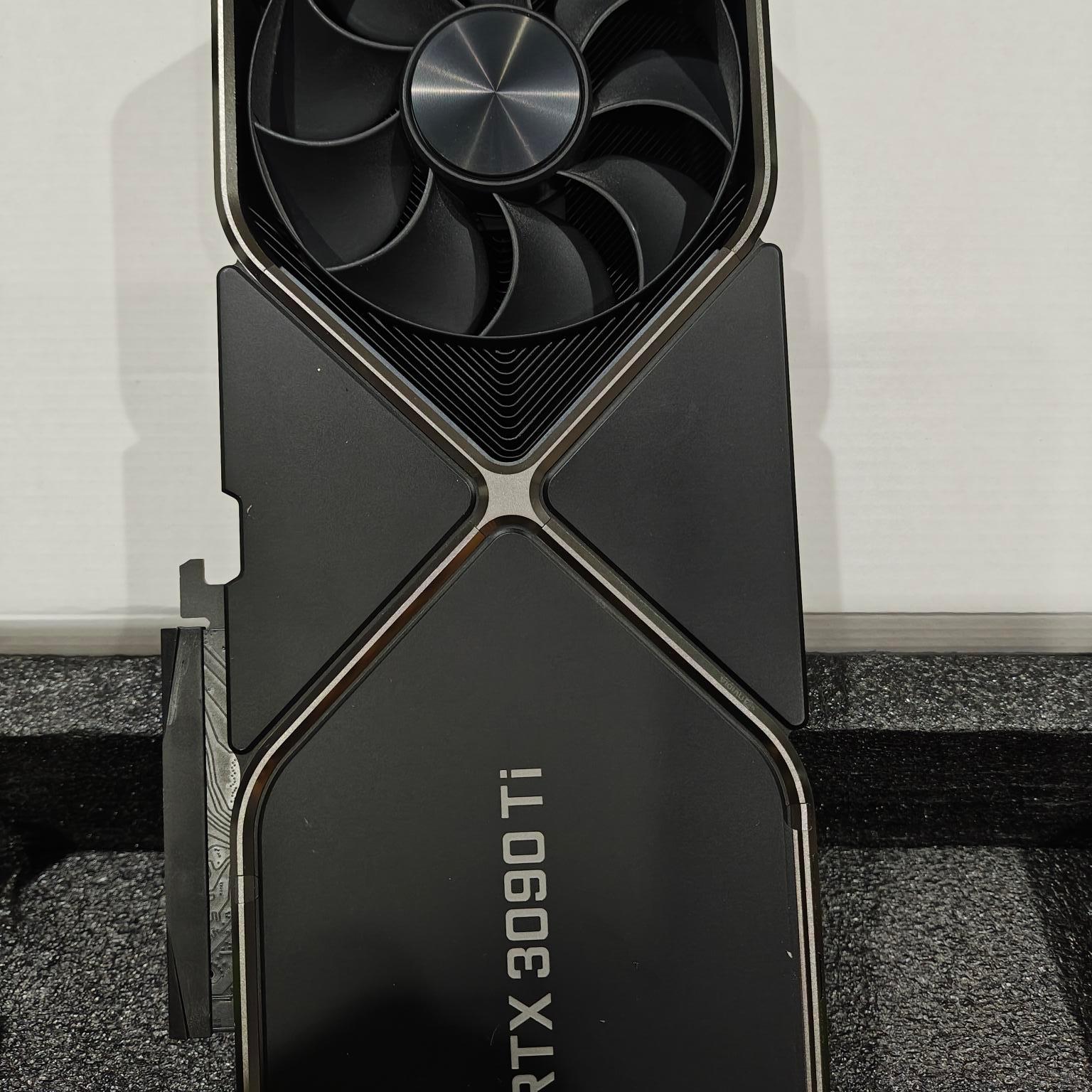 NVIDIA GeForce RTX 3090 Ti Founders Edition