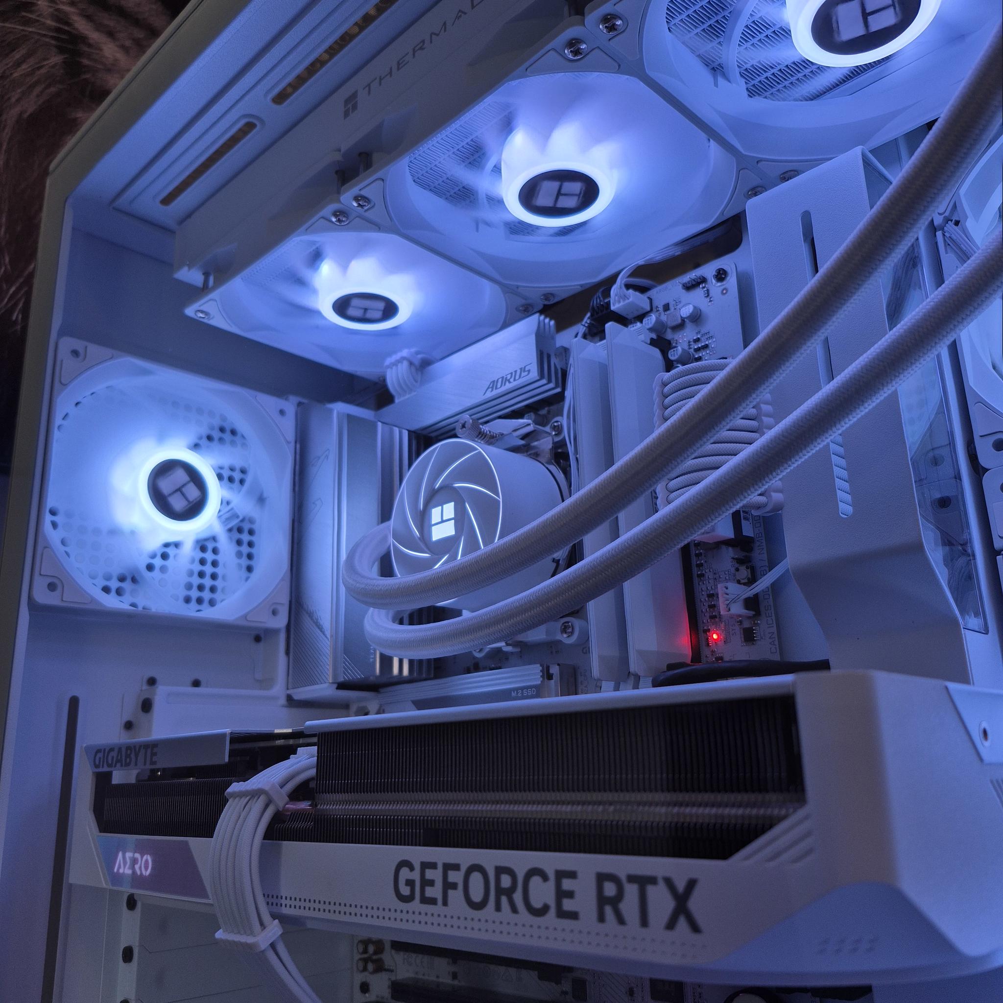 RTX 4070 Ti + RYZEN 5 7600X