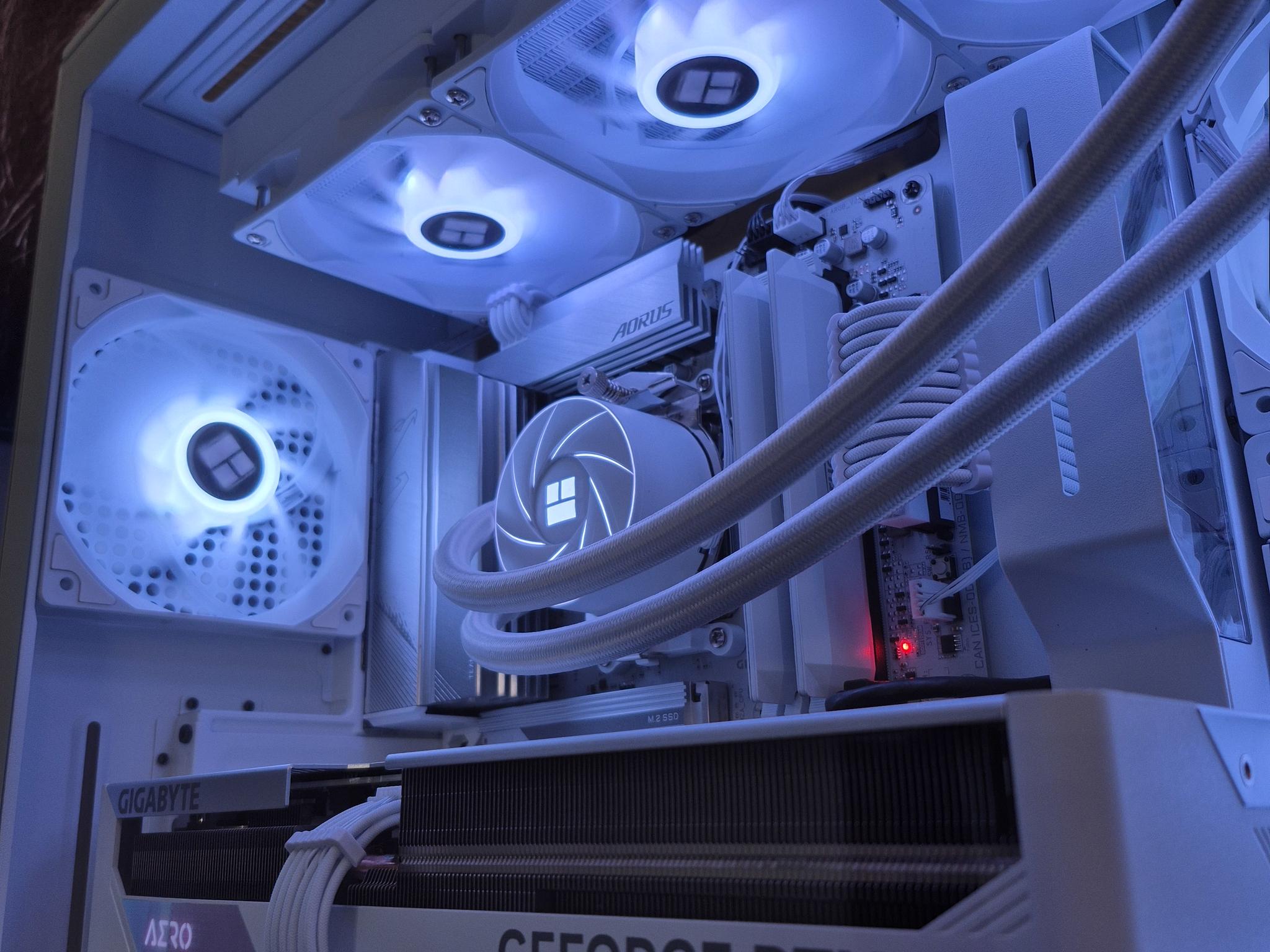RTX 4070 Ti + RYZEN 5 7600X
