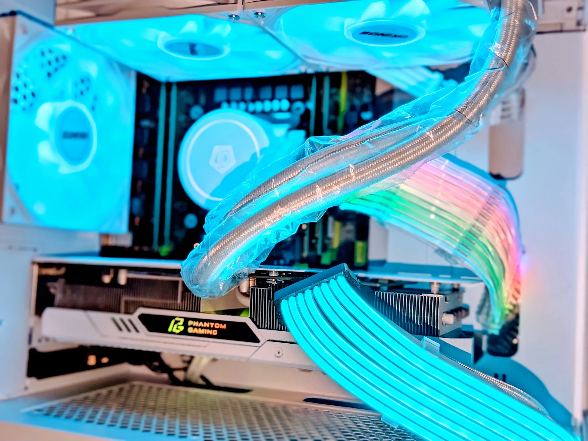 ️ ファントム⚪👻 RX 5700XT 8GB👻32GB DDR4👻 1TB NVMe👻Intel 14-cores 28-threads👻Windows 11 Pro(Activated)
