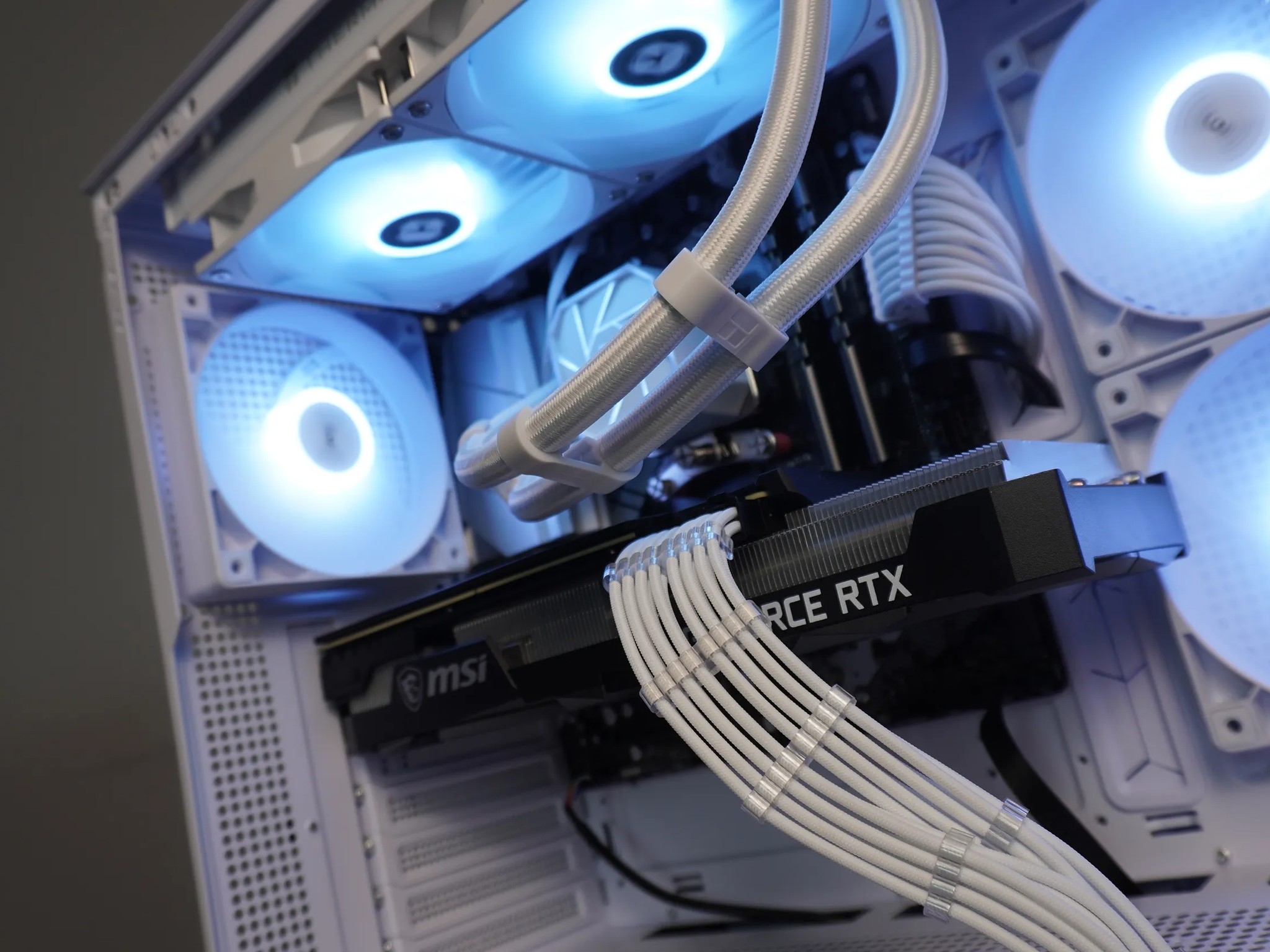 🤍CLEAN WHITE🤍 RTX 1080p/1440p Machine 💚 RTX 3070 8GB 🧡 Ryzen 7 5700x | 32GB RAM | 1TB NVME