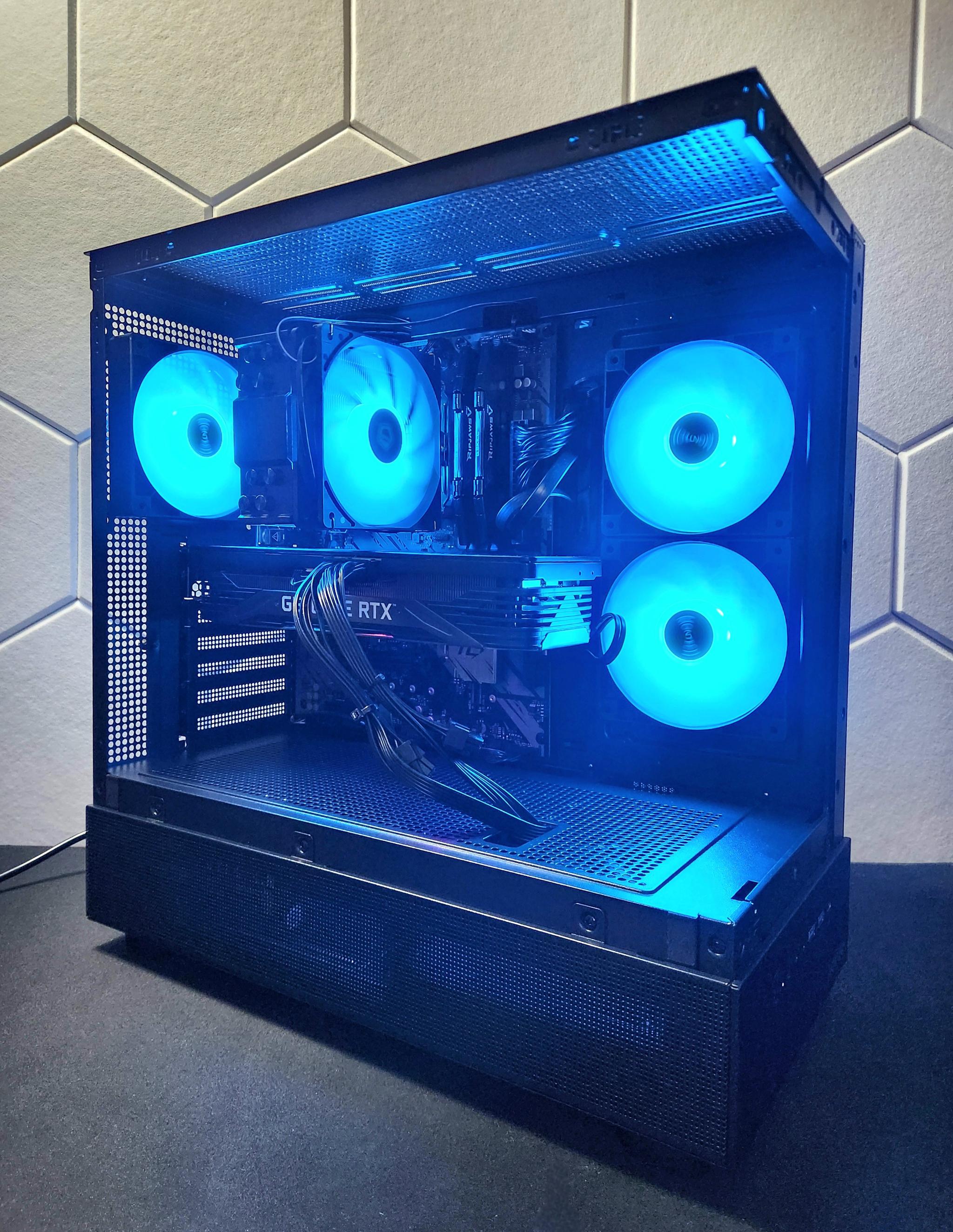 RTX 3070 | Ryzen 7 3700X | 16GB DDR4 | 256GB SSD + 1TB HDD | WIFI+BT | Windows 11