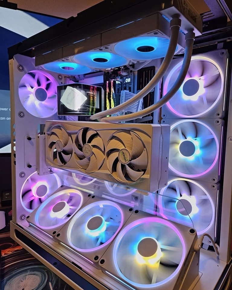RTX 5090 Master ICE + Ryzen 9800X3D beast PC, 4TB NVMe, 32GB RAM, 4K ready