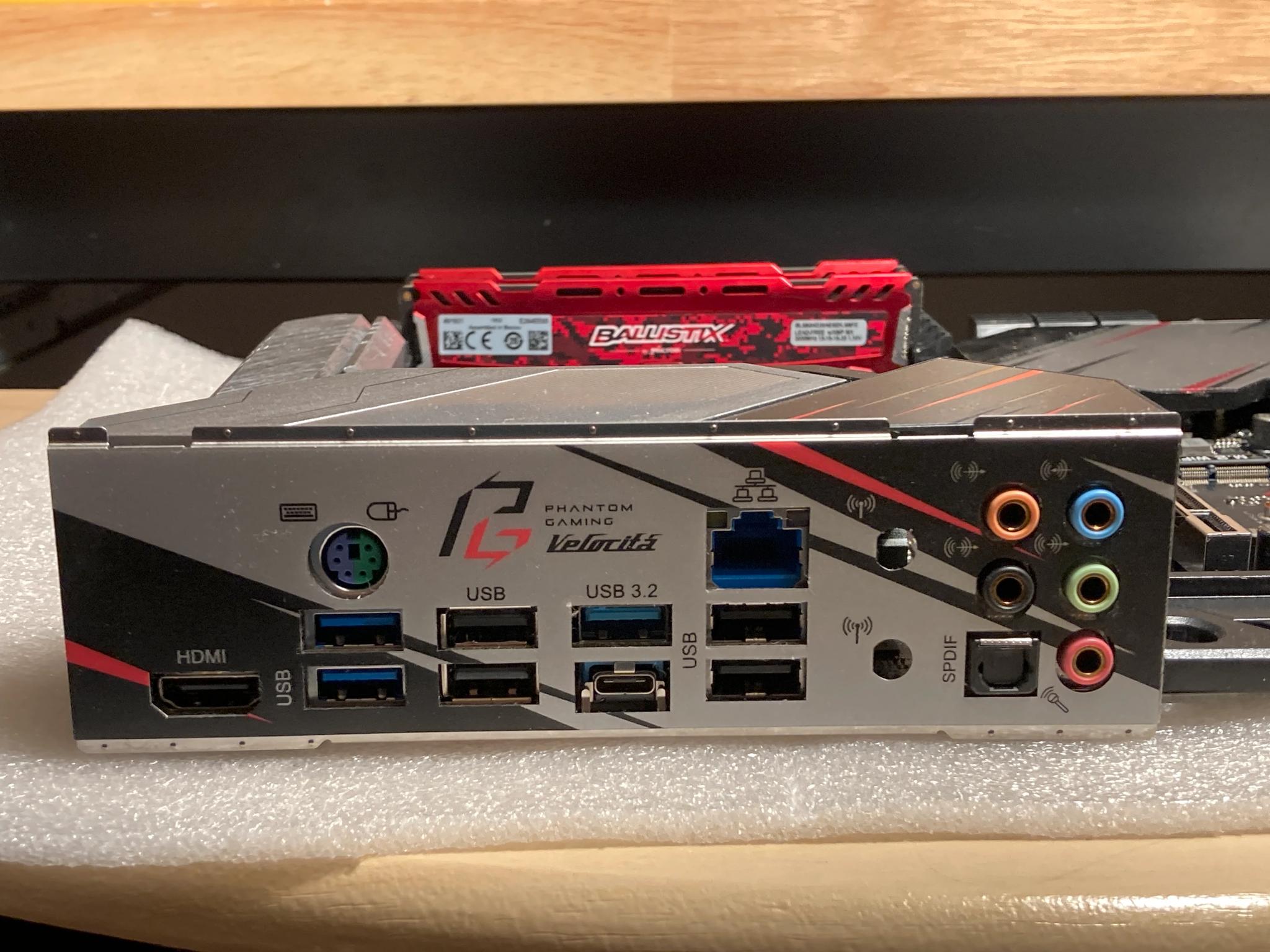 Ryzen 7 3700x, Asrock B550 Velocita, 2x8GB 3000mhz CL15 Crucial Ballistix Sport LT Red