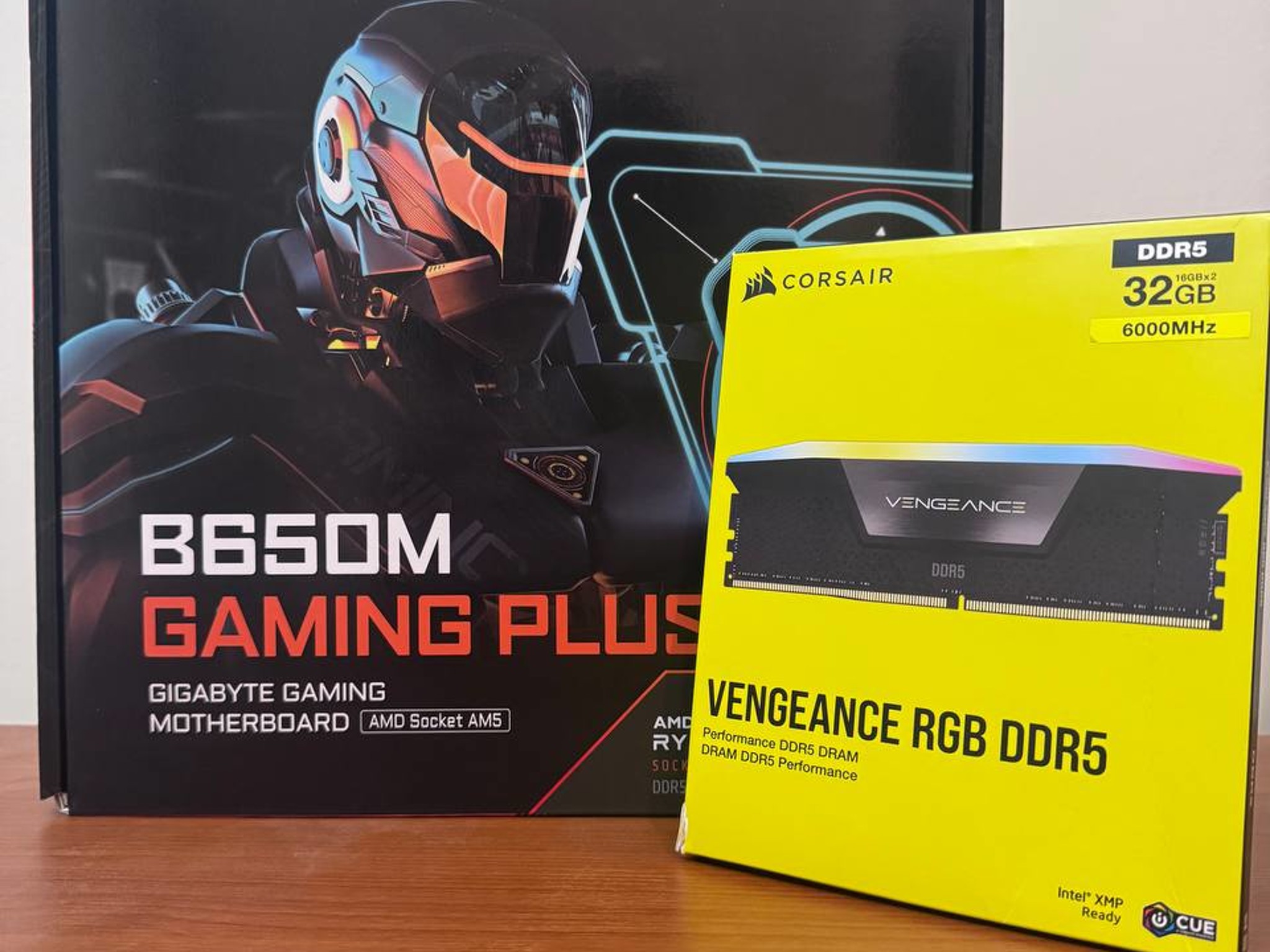 **Bundle** GIGABYTE B650M GAMING PLUS WIFI AM5 + CORSAIR Vengeance RGB 32GB (2x16GB) RAM DDR5
