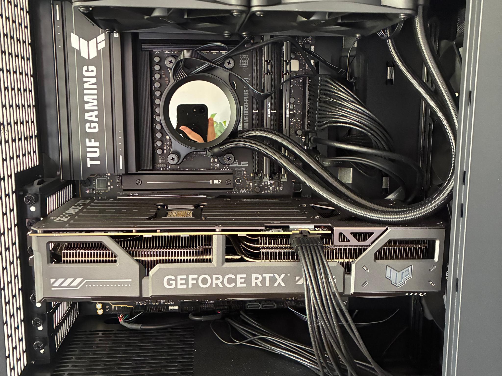 High-End Gaming/Workstation PC – Ryzen 9 7900X / RTX 5070 Ti – 64GB DDR5 – 4TB SSD – Like New