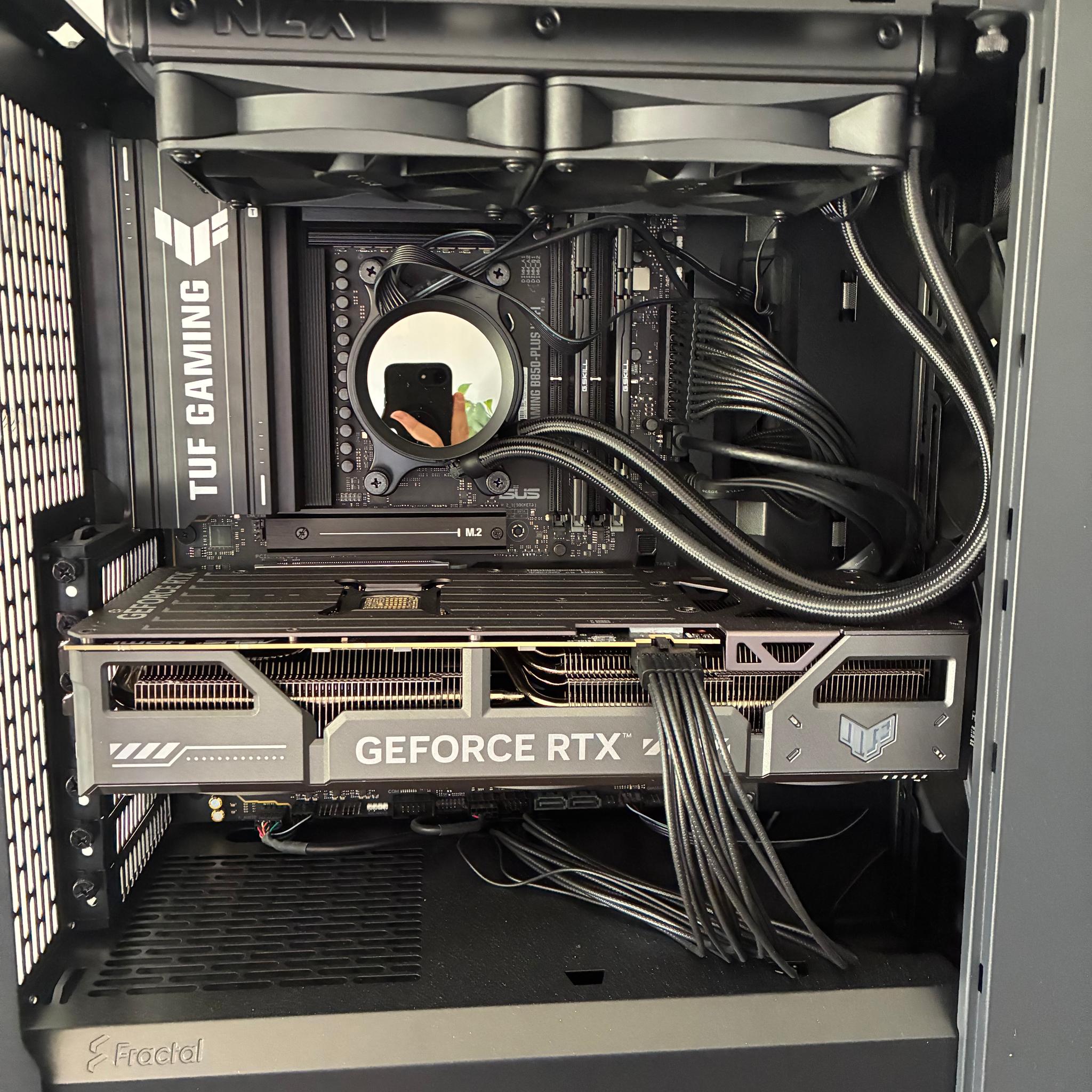 High-End Gaming/Workstation PC – Ryzen 9 7900X / RTX 5070 Ti – 64GB DDR5 – 4TB SSD – Like New