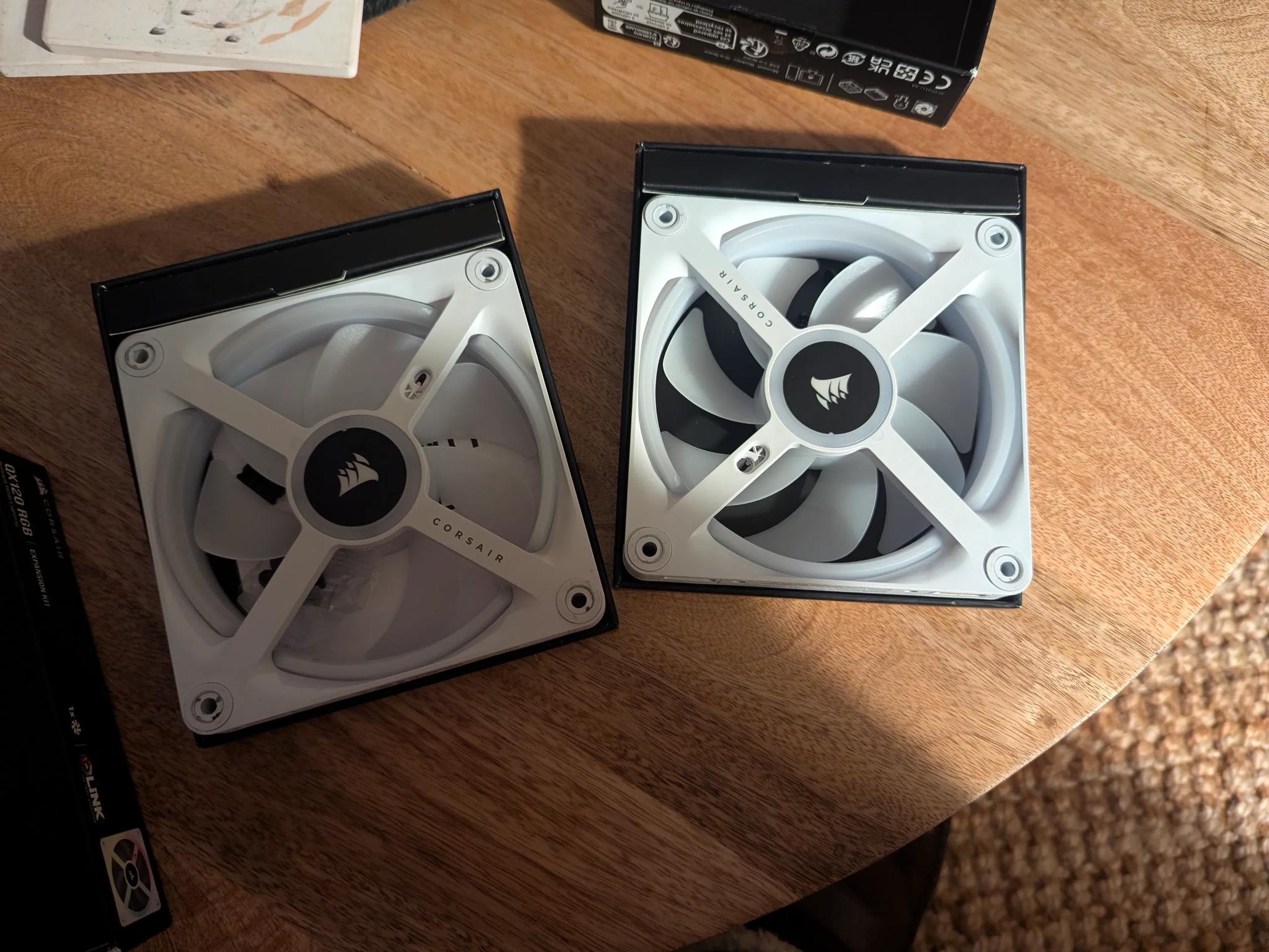 QX120 RGB White