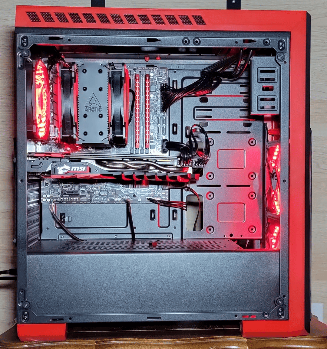 'Crimson Tower' Intel 10thGen i7 with Nvida 1070