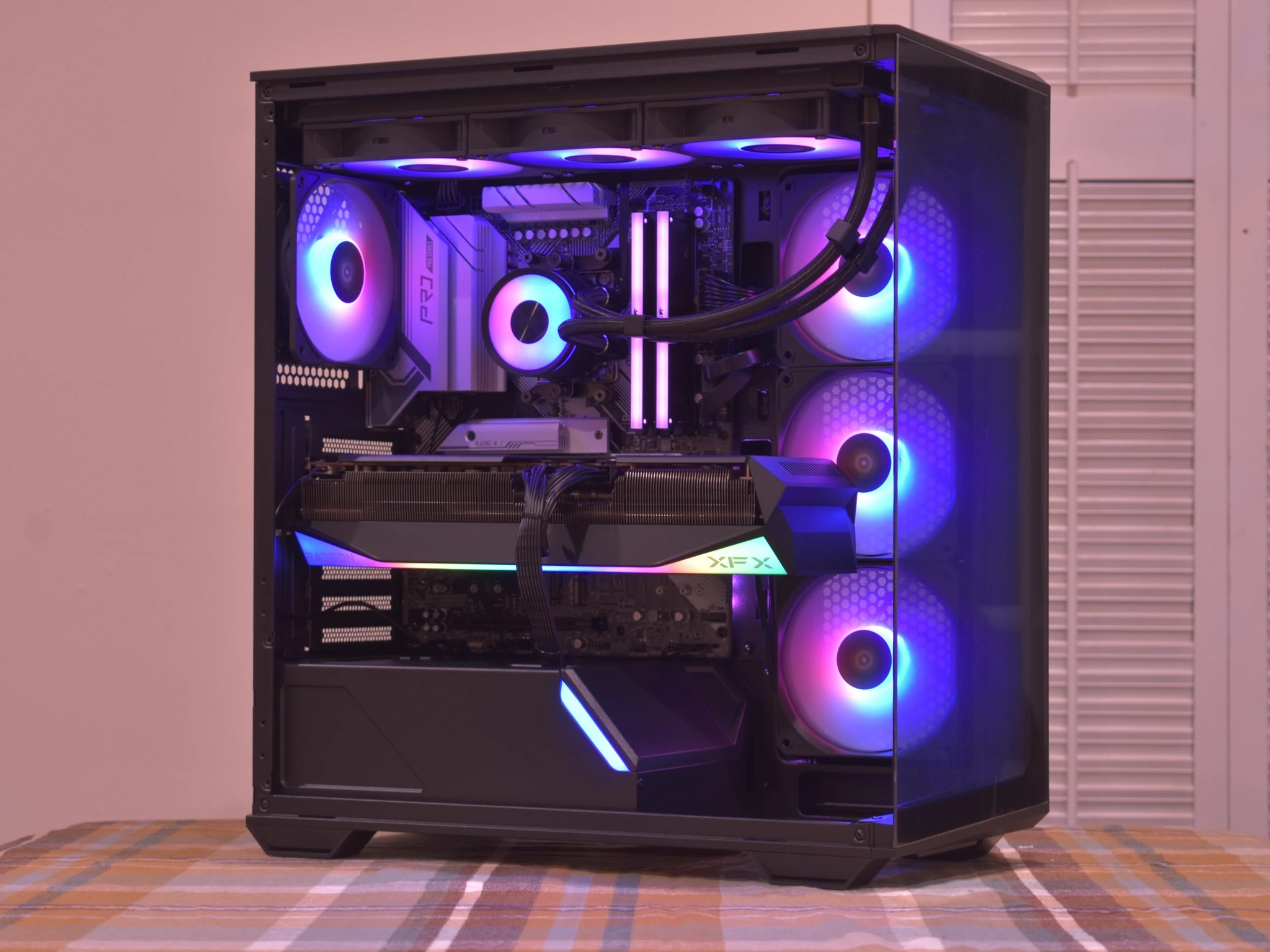 🚀Performance Gamer🚀 Ryzen 5 9600X | AMD RX 9070XT 16GB | 32GB DDR5 | 2TB nVME SSD | Black RGB+Wifi