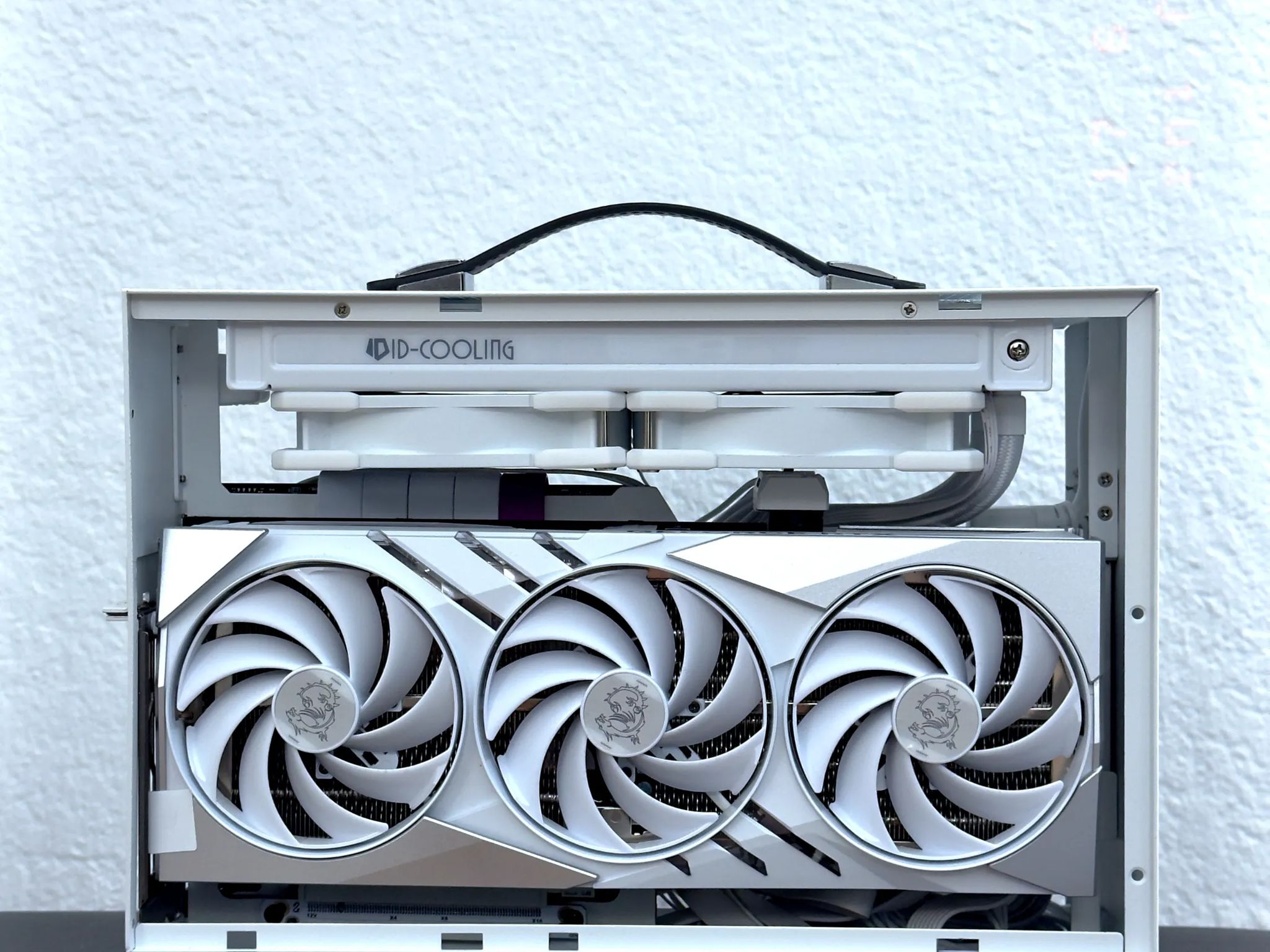 Mini-ITX Gaming Rig w/ Ryzen 7 7800X3D + 4080 SUPER