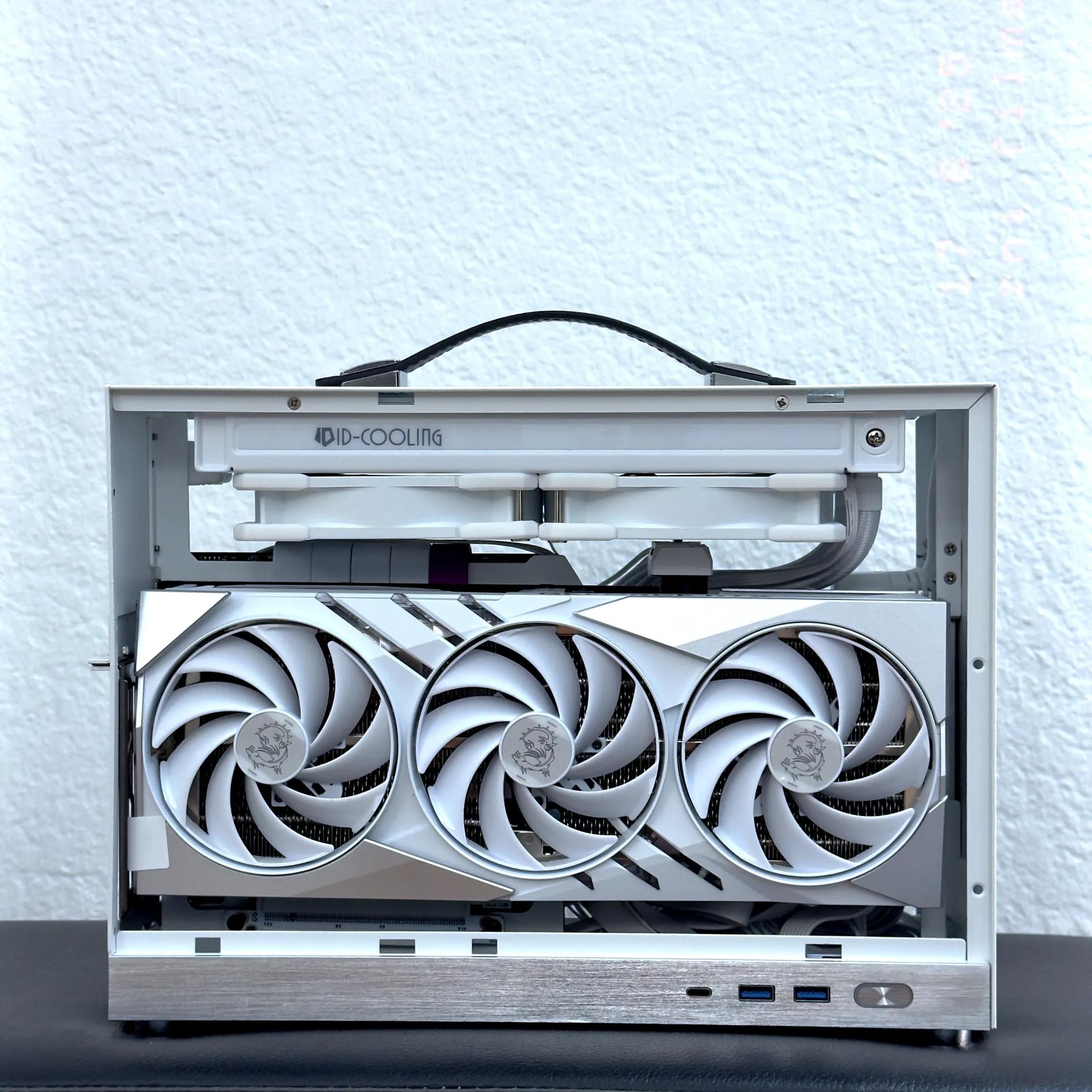 Mini-ITX Gaming Rig w/ Ryzen 7 7800X3D + 4080 SUPER