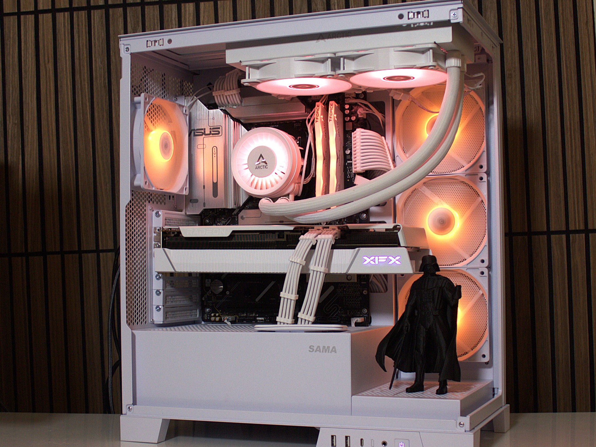 Whiteout | RX 7800XT 16GB |Ryzen 7 7700 | 32GB DDR5 | 1TB NVME | Arctic | 850W platinum | WIndows 11
