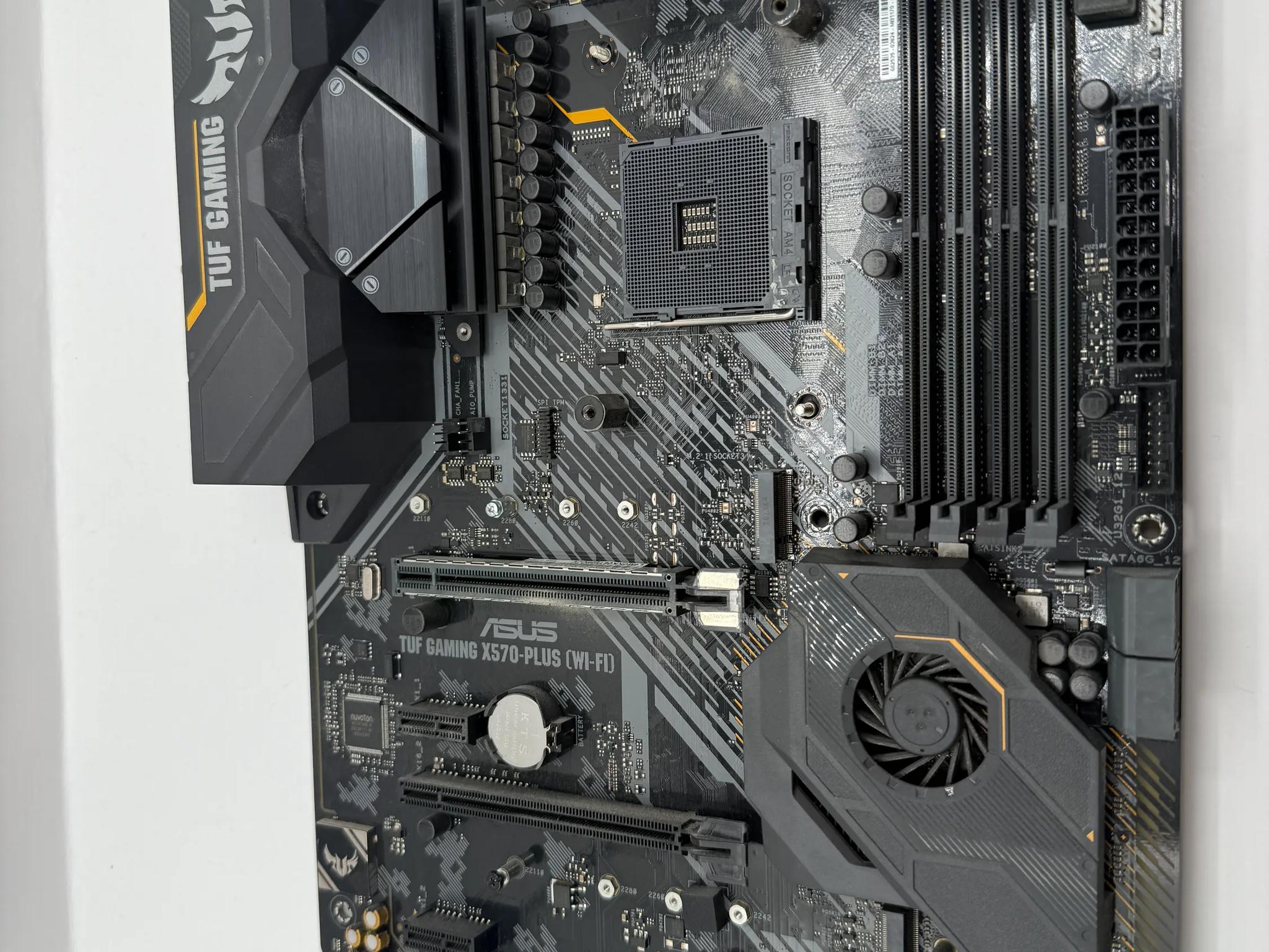 ASUS AM4 TUF Gaming x570-Plus (Wi-Fi)  PCIe 4.0, Dual M.2
