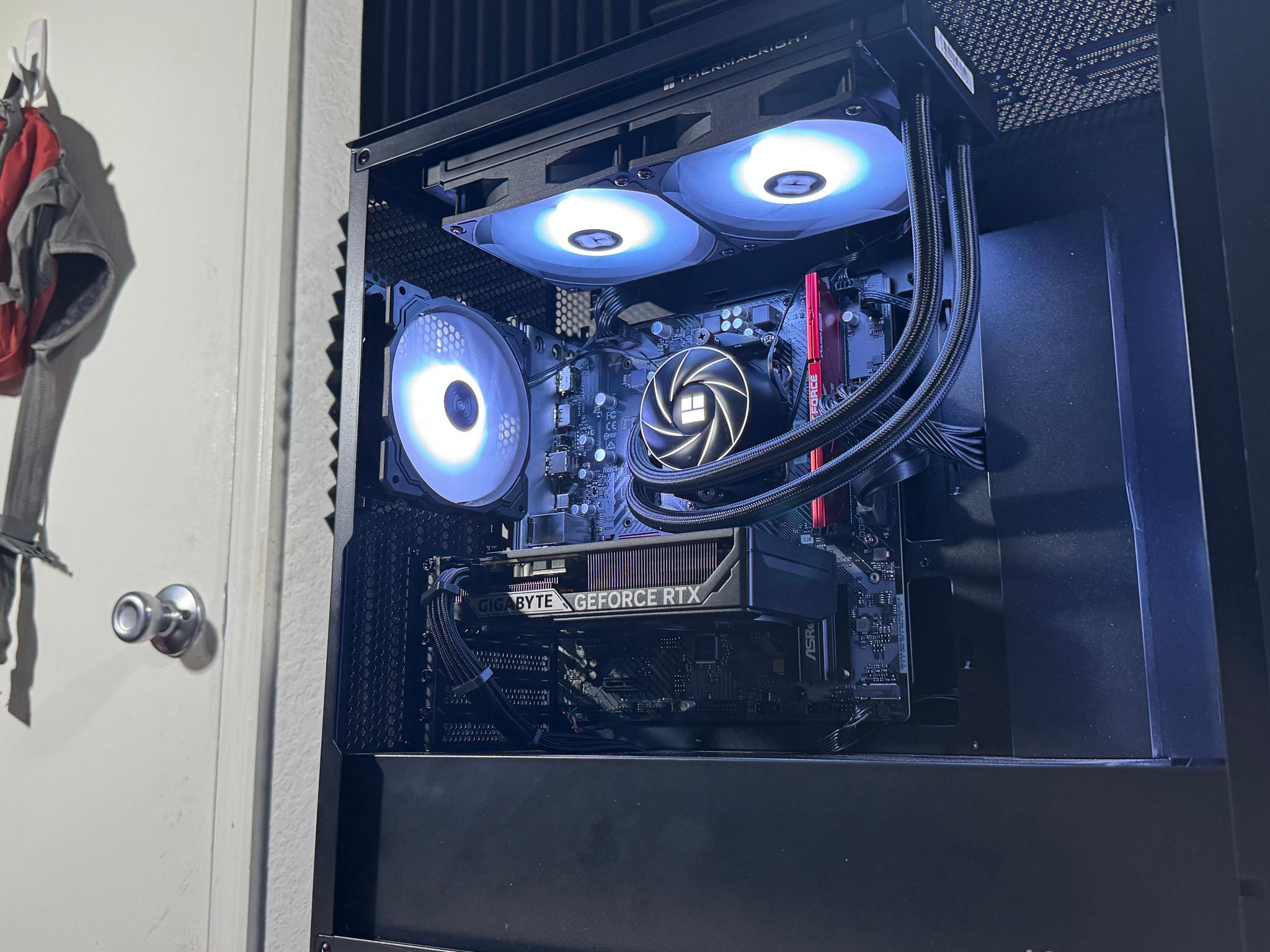 ⚫️ RTX 5060 8GB/Ryzen 5 7600  StreamingGaming PC