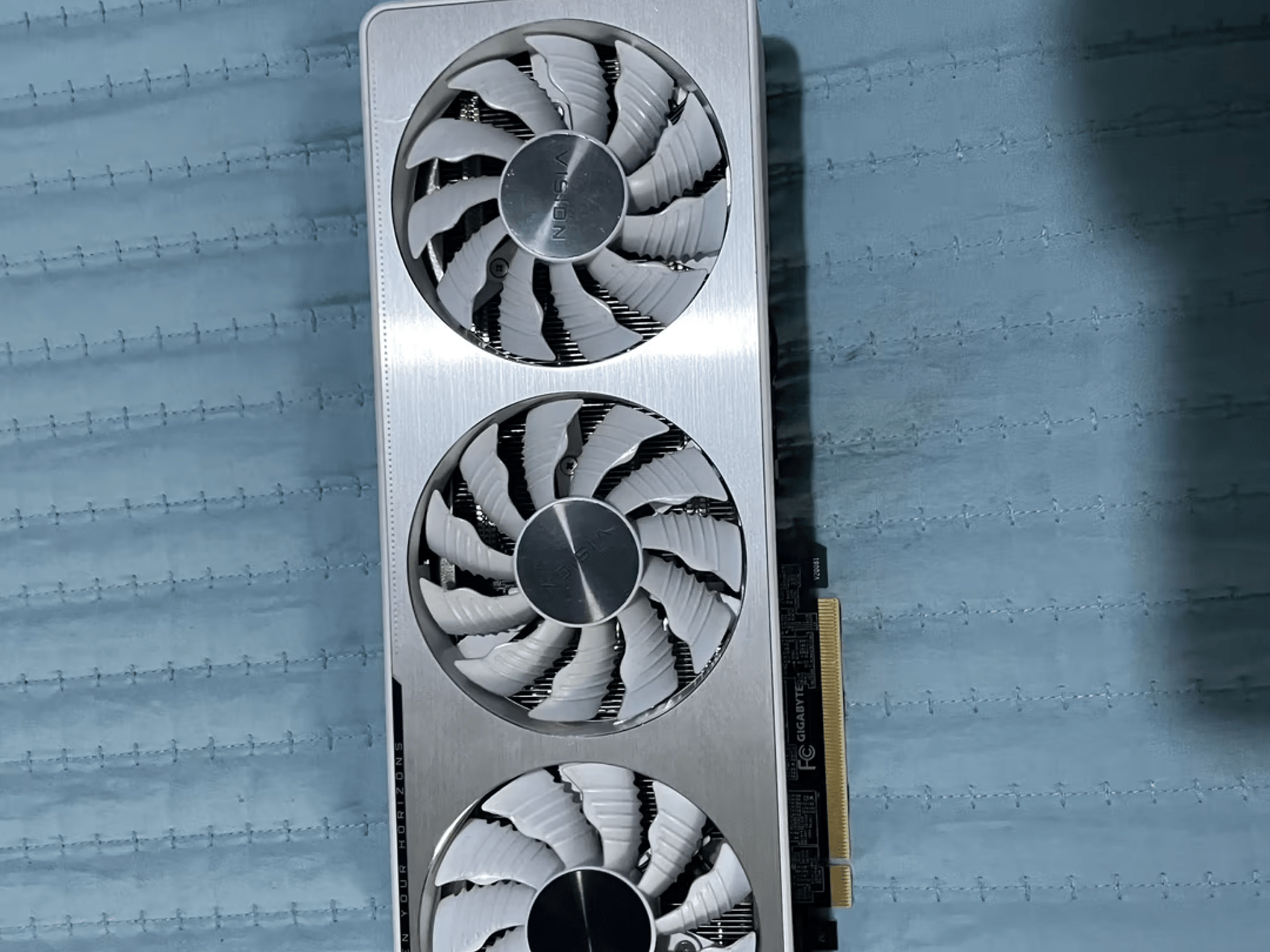 Gigabyte RTX 3070 Vision (White)
