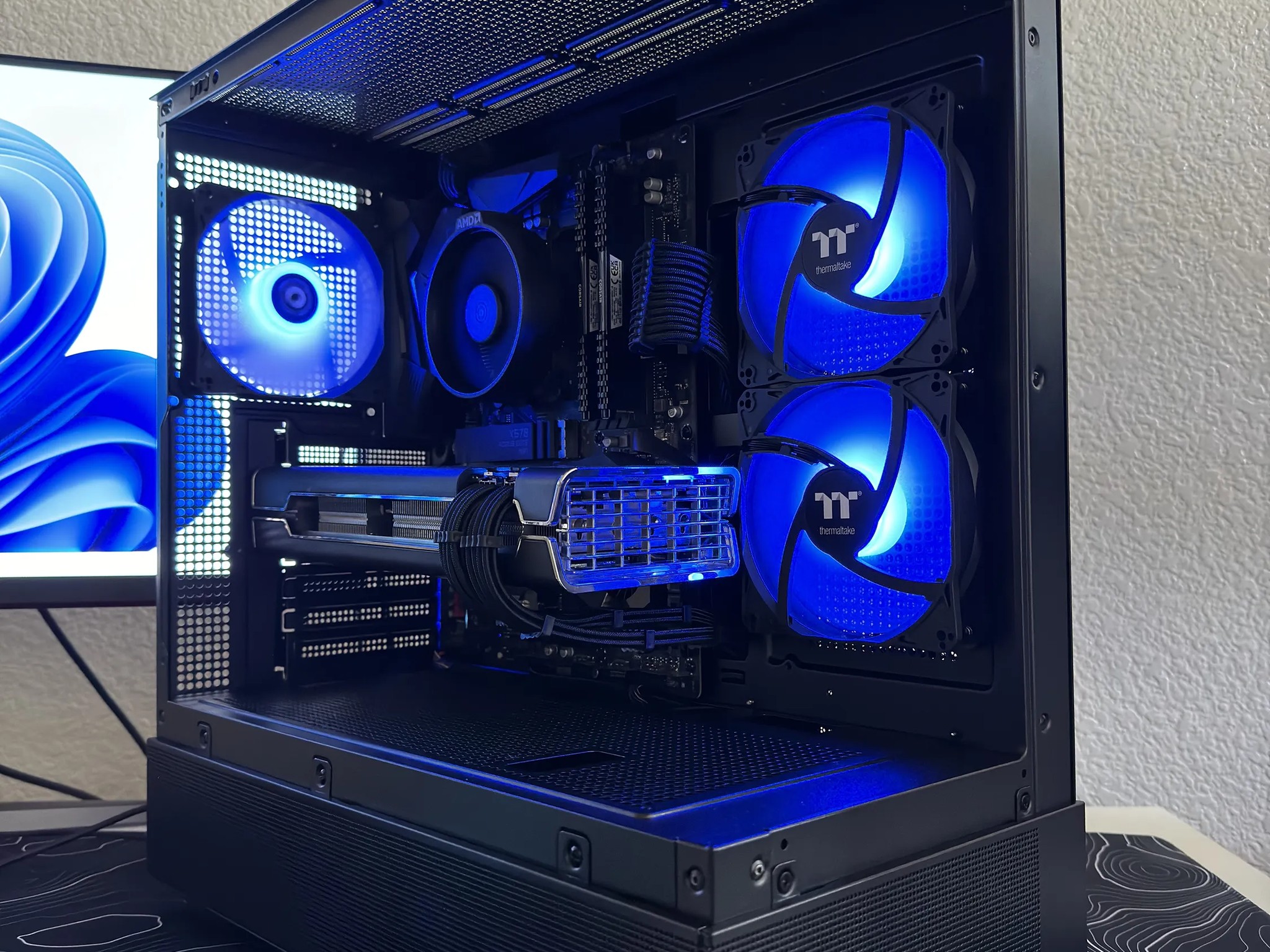 Gaming PC (Ryzen 5 3600 + Radeon RX 5700 XT + 16GB ram)