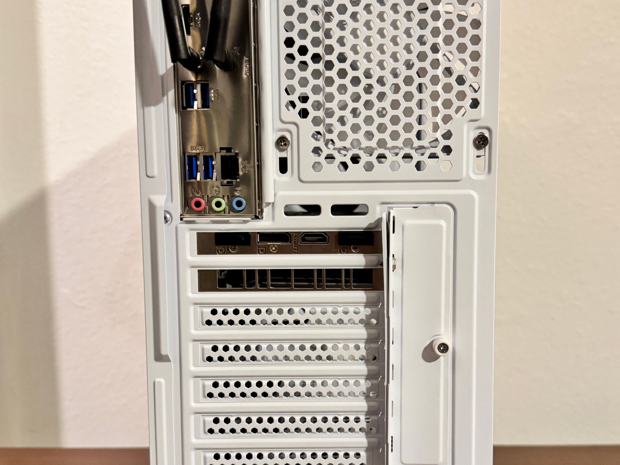 ❄️🎮 White RGB Gaming PC | Ryzen 5 5500 + GTX 1660