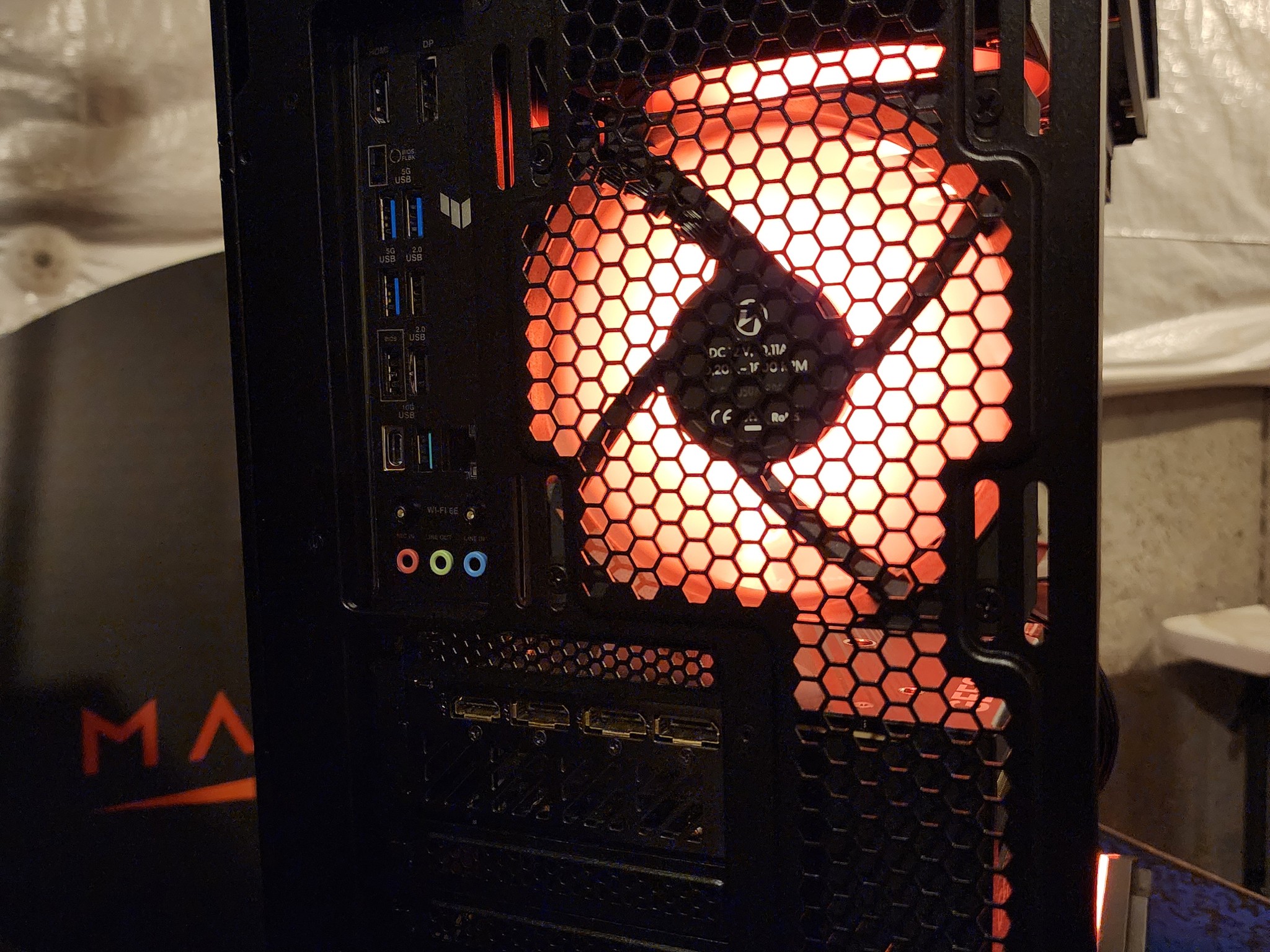 RTX 4080 / Ryzen 7 7800X3D / 16GB DDR5 RAM / 2TB NVMe