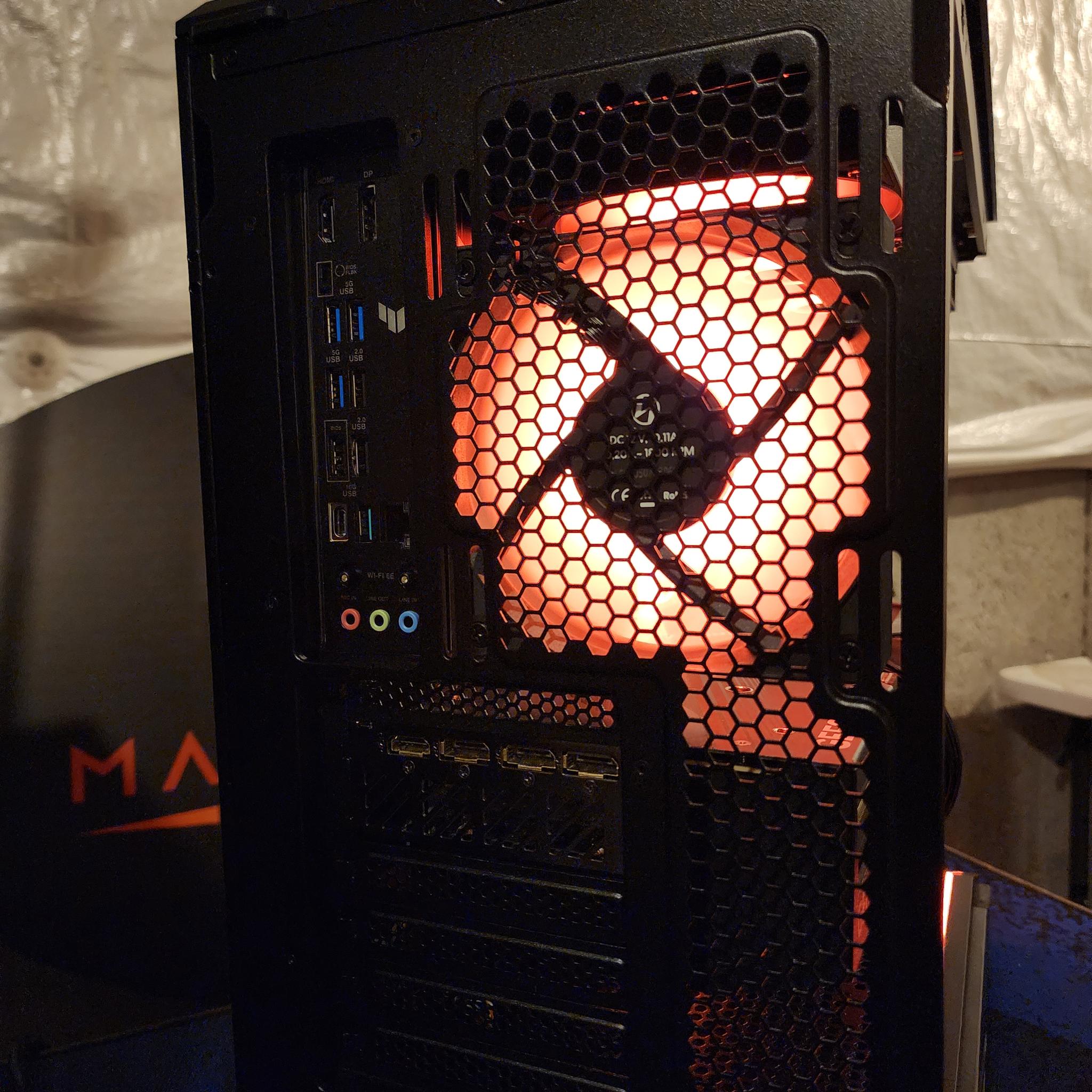 RTX 4080 / Ryzen 7 7800X3D / 16GB DDR5 RAM / 2TB NVMe