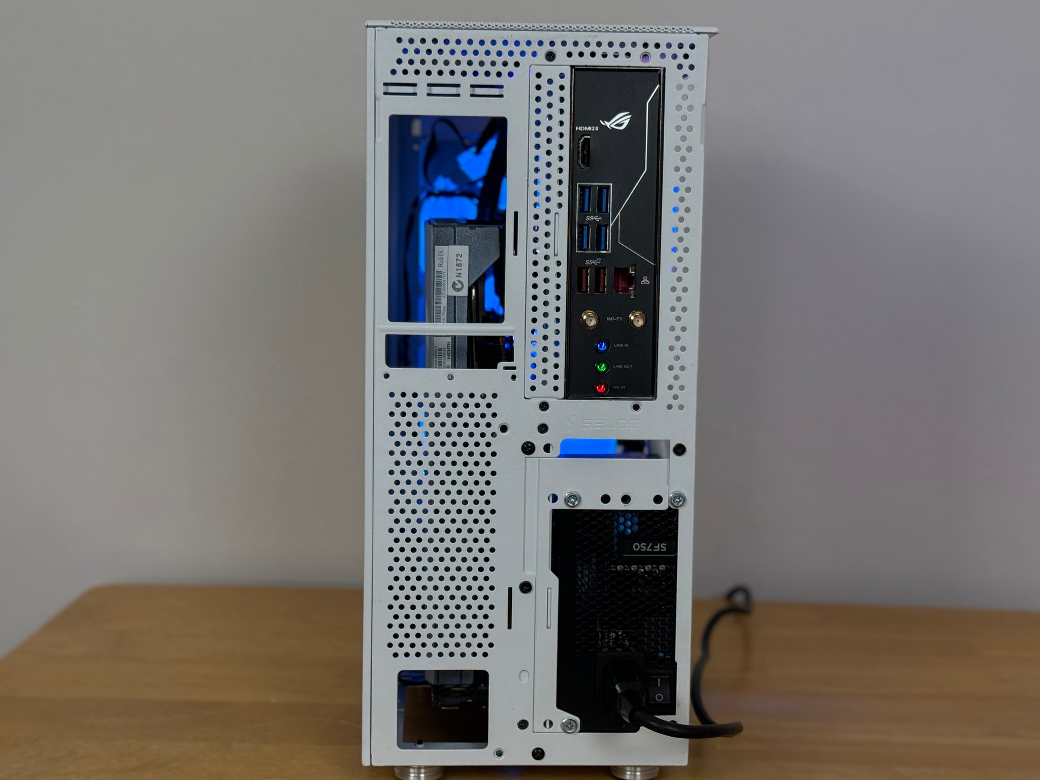 SUMMER SALE! RGB Watercooled ITX SFF Ryzen 5600X RX 6600 XT White and Black Gaming/Streaming Pc