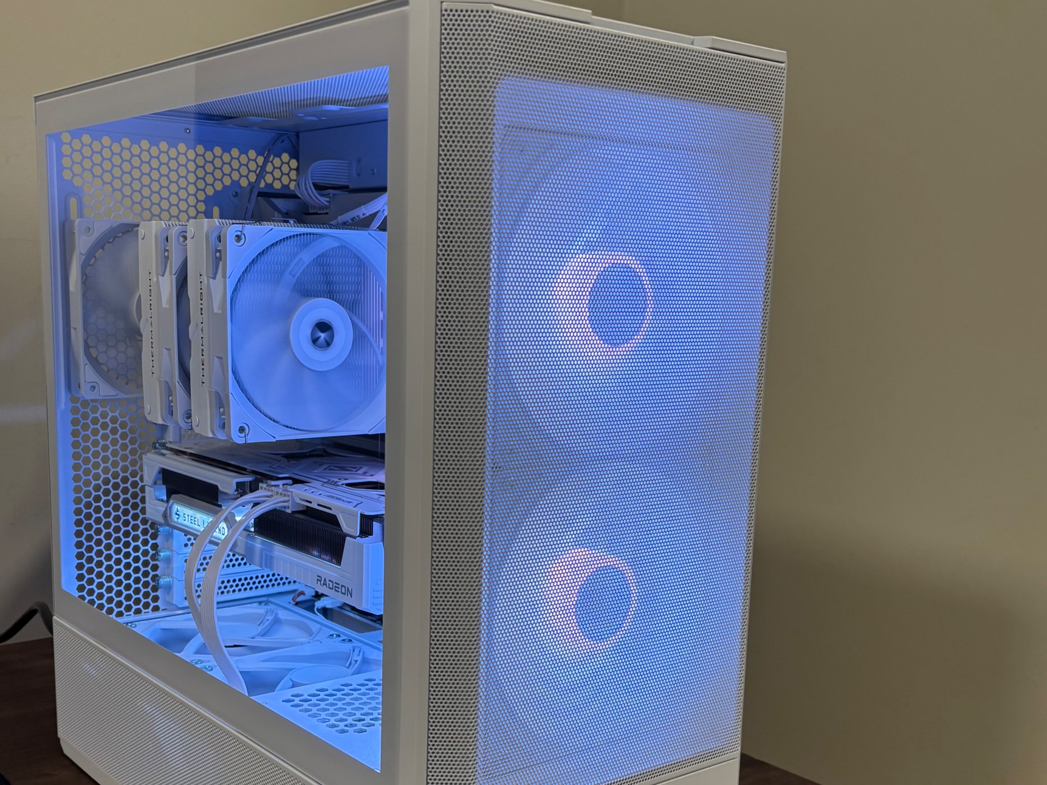 Radeon 9070XT | Ryzen 7 7700X | 32GB DDR5 | 1TB SSD | 850W Gold PSU | ARGB Fans | Lancool 207