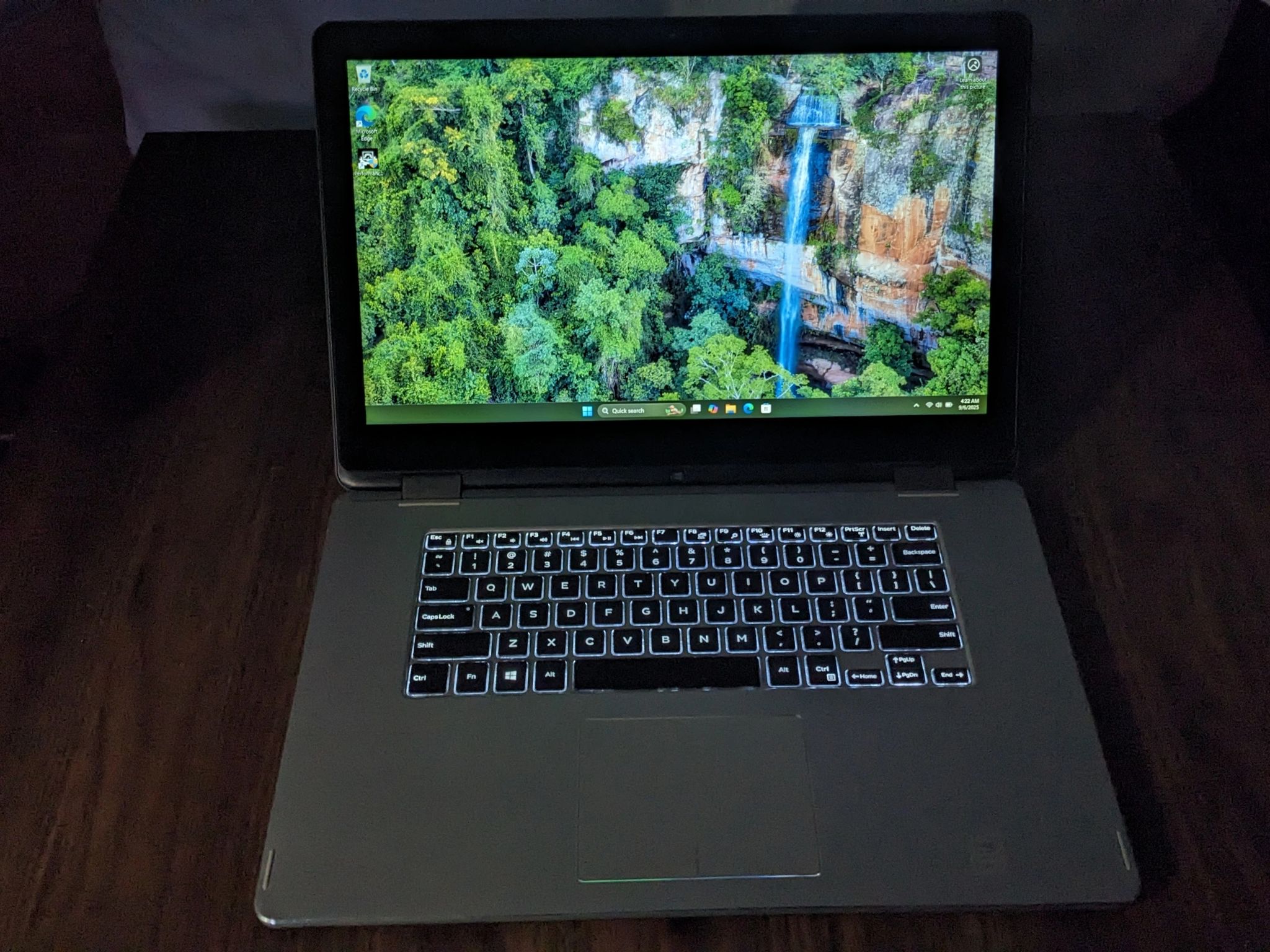 15.6" Dell Insperion 7558 2 in 1, i7-5500u, 8GB Ram, 240GB SSD