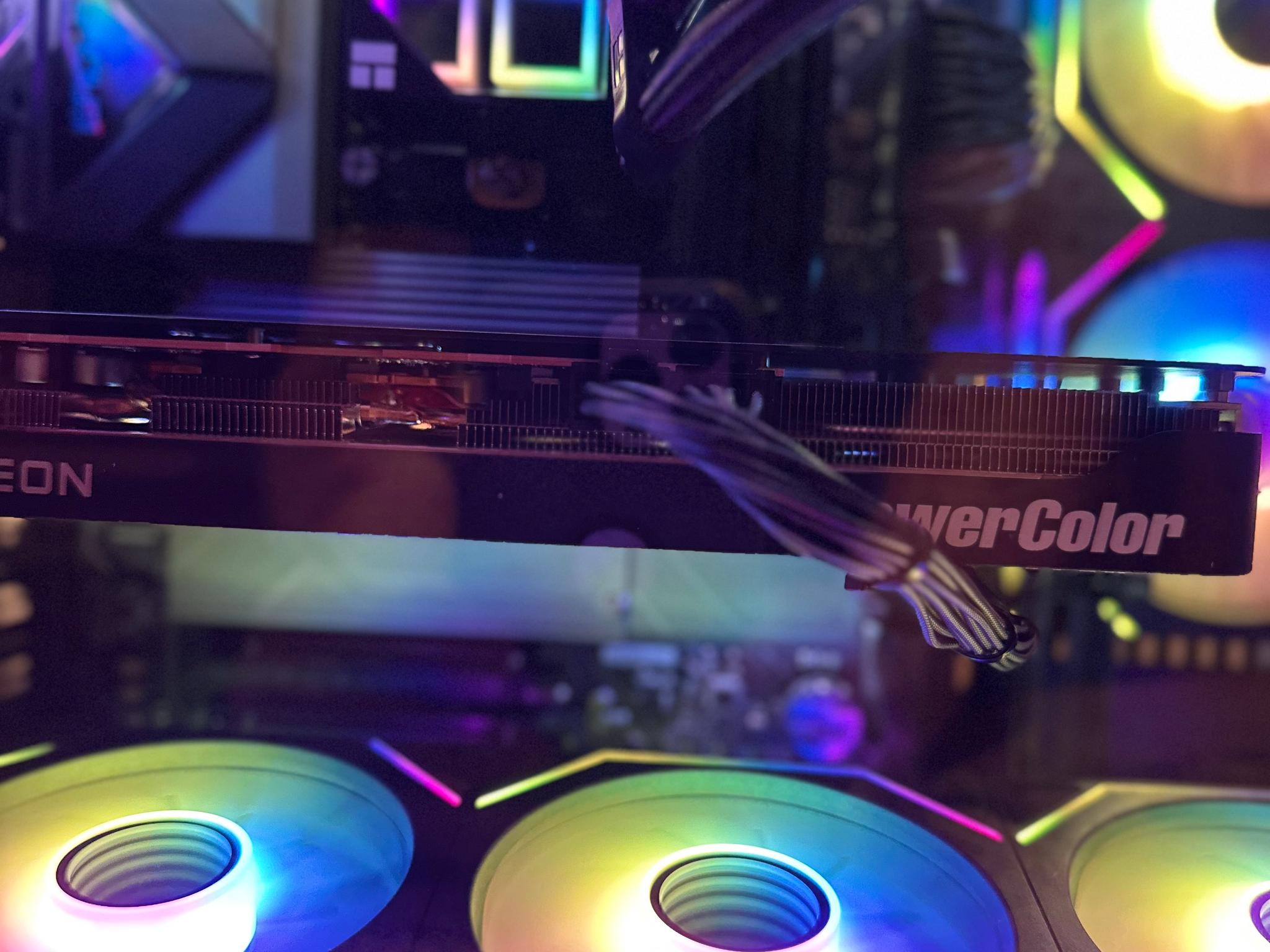Intel Core Ultra 7 270K+ / PowerColor Reaper RX 9070XT 16GB / 32GB RAM / 2TB M.2 /MidTower Gaming PC