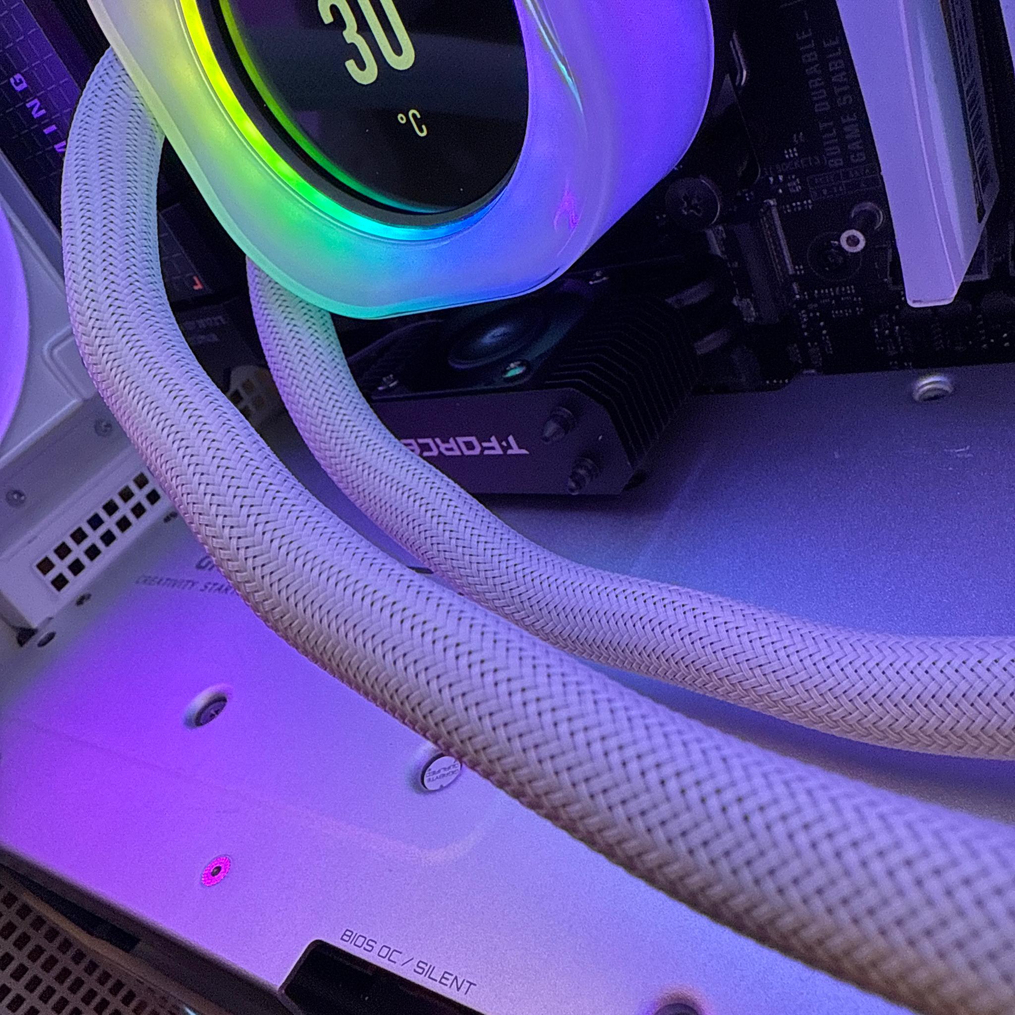 RTX 4090 Ryzen 7 9800X3D Gaming Beast