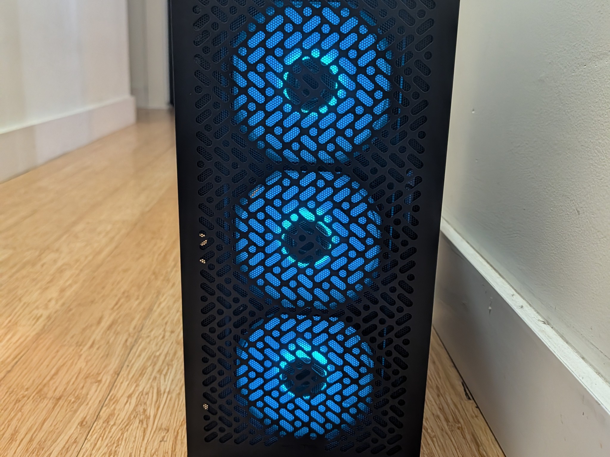 Custom Value Gaming PC | I7 6700 | RX 580 8GB | 16GB | 1.1 TB NVME/HDD | Cooler master case |