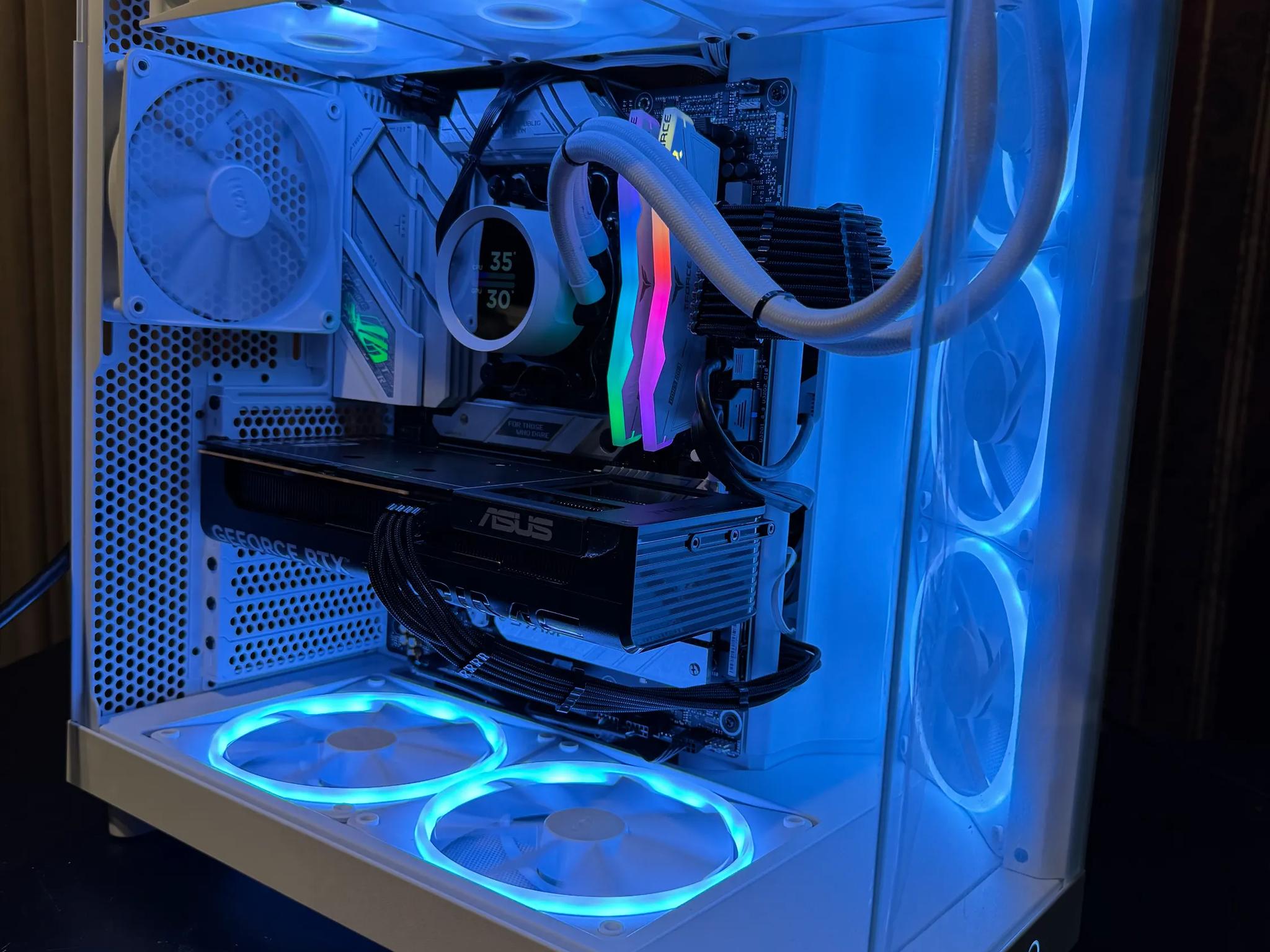 RTX 5060 + RYZEN 5 7600 + 32 GB (Ghost)