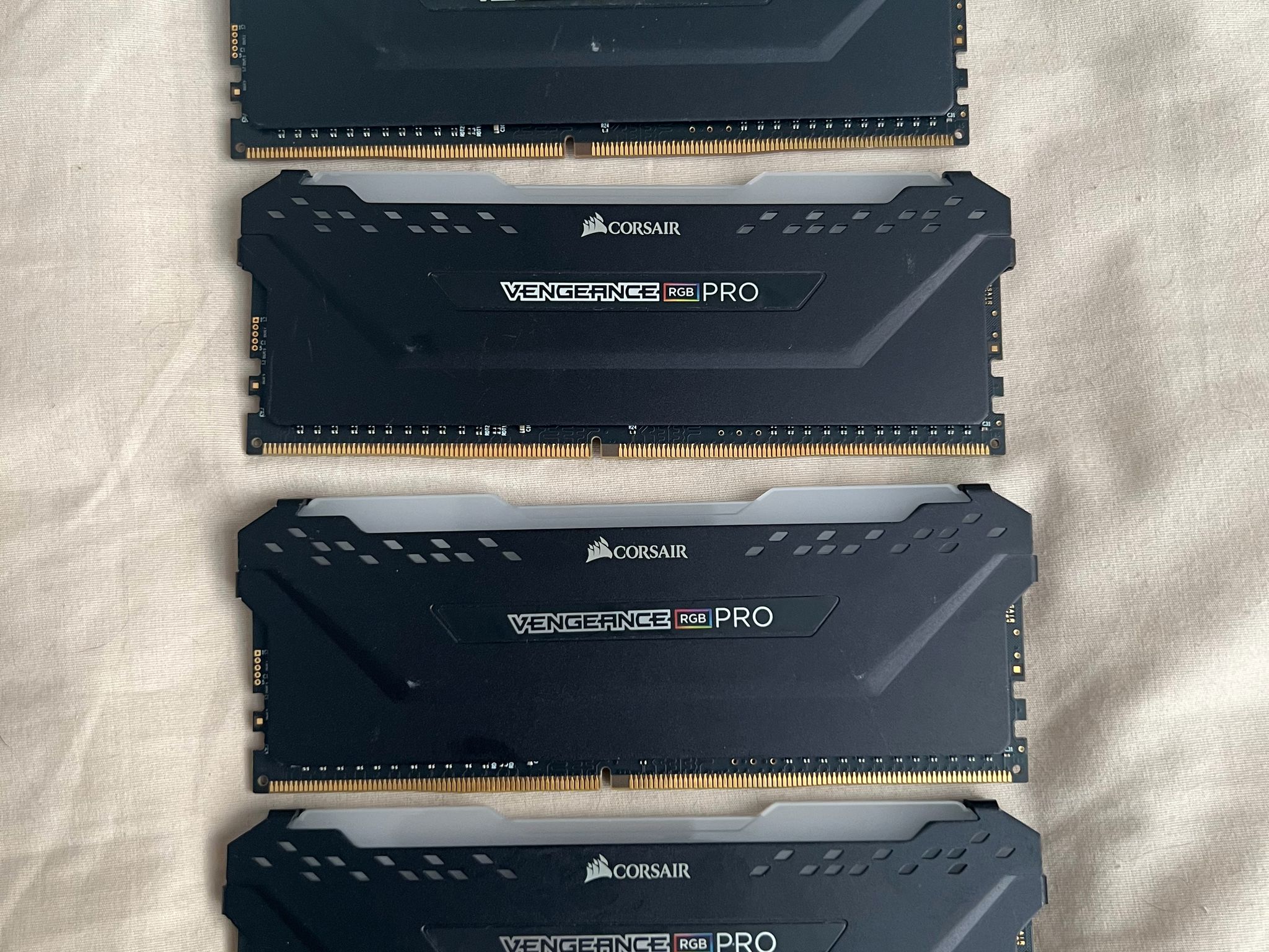 32GB (4x8) 3200Mhz DDR4 Corsair Vengence RGB Pro