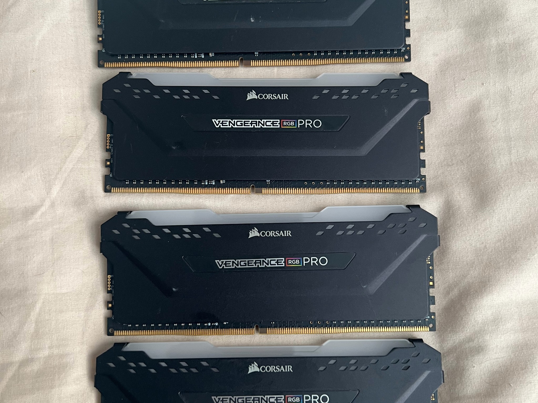 32GB (4x8) 3200Mhz DDR4 Corsair Vengence RGB Pro